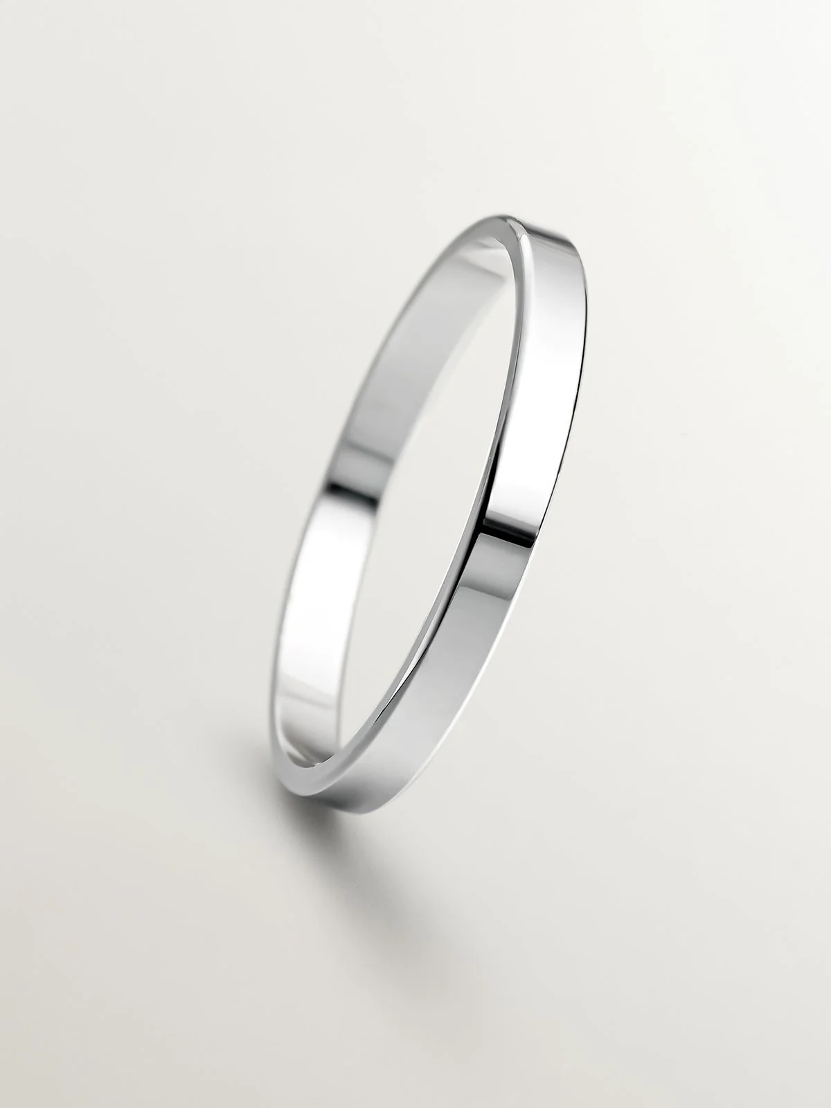 Alianza de oro blanco de 18k plana de 2,40mm - Image 3