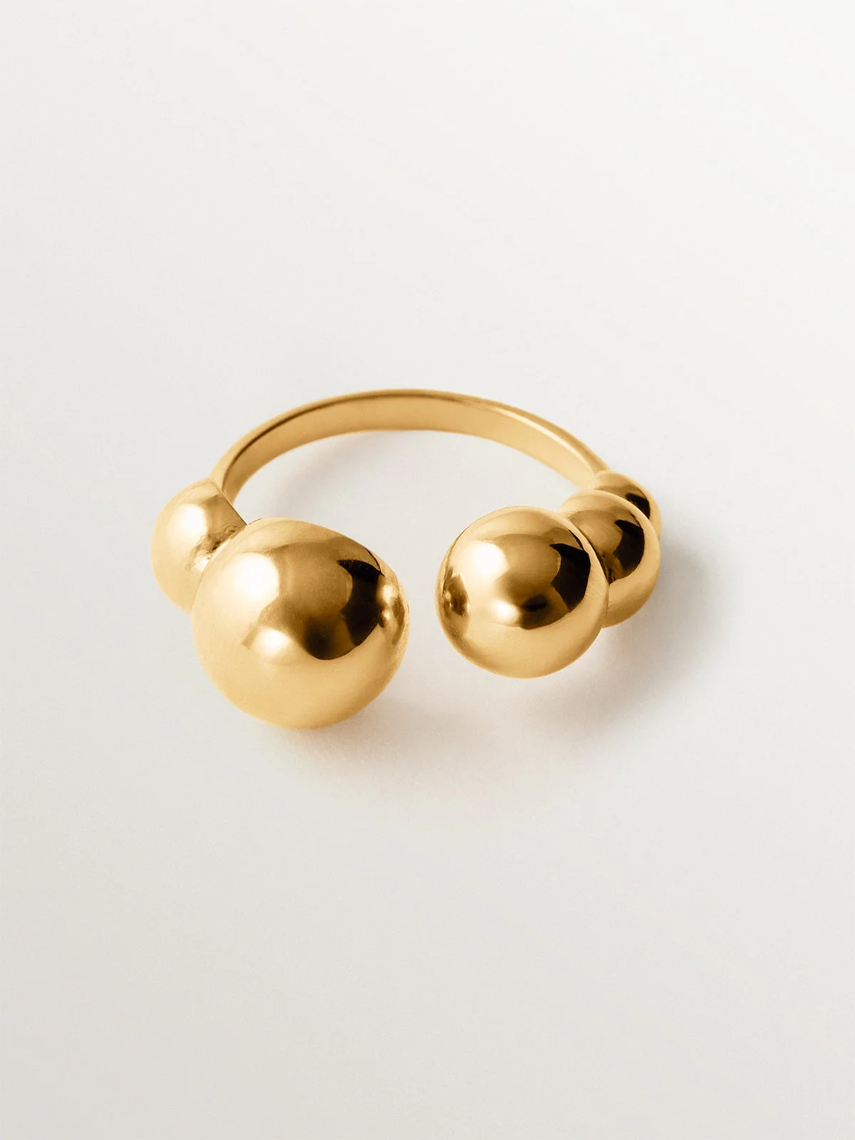 Anillo abierto de plata 925 bañada en oro amarillo de 18K con esferas - Image 3