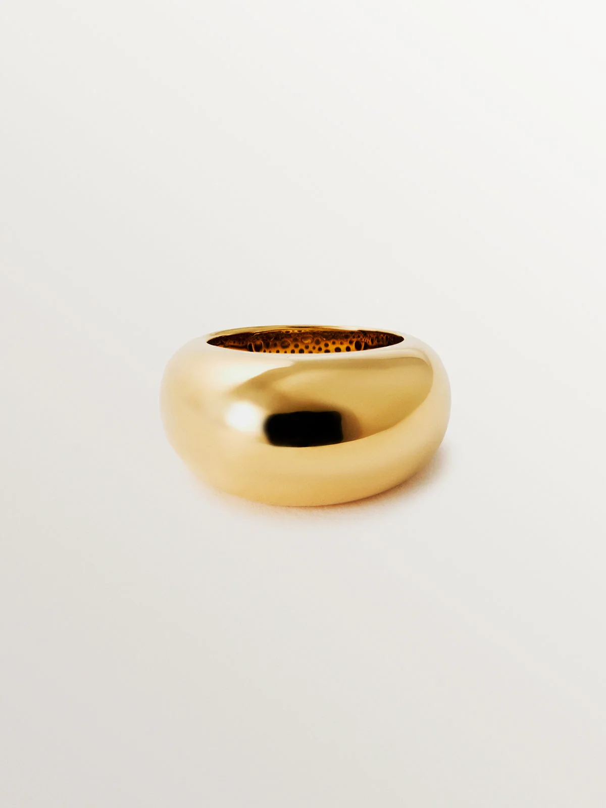Anillo abombado de plata 925 bañada en oro amarillo de 18K - Image 3