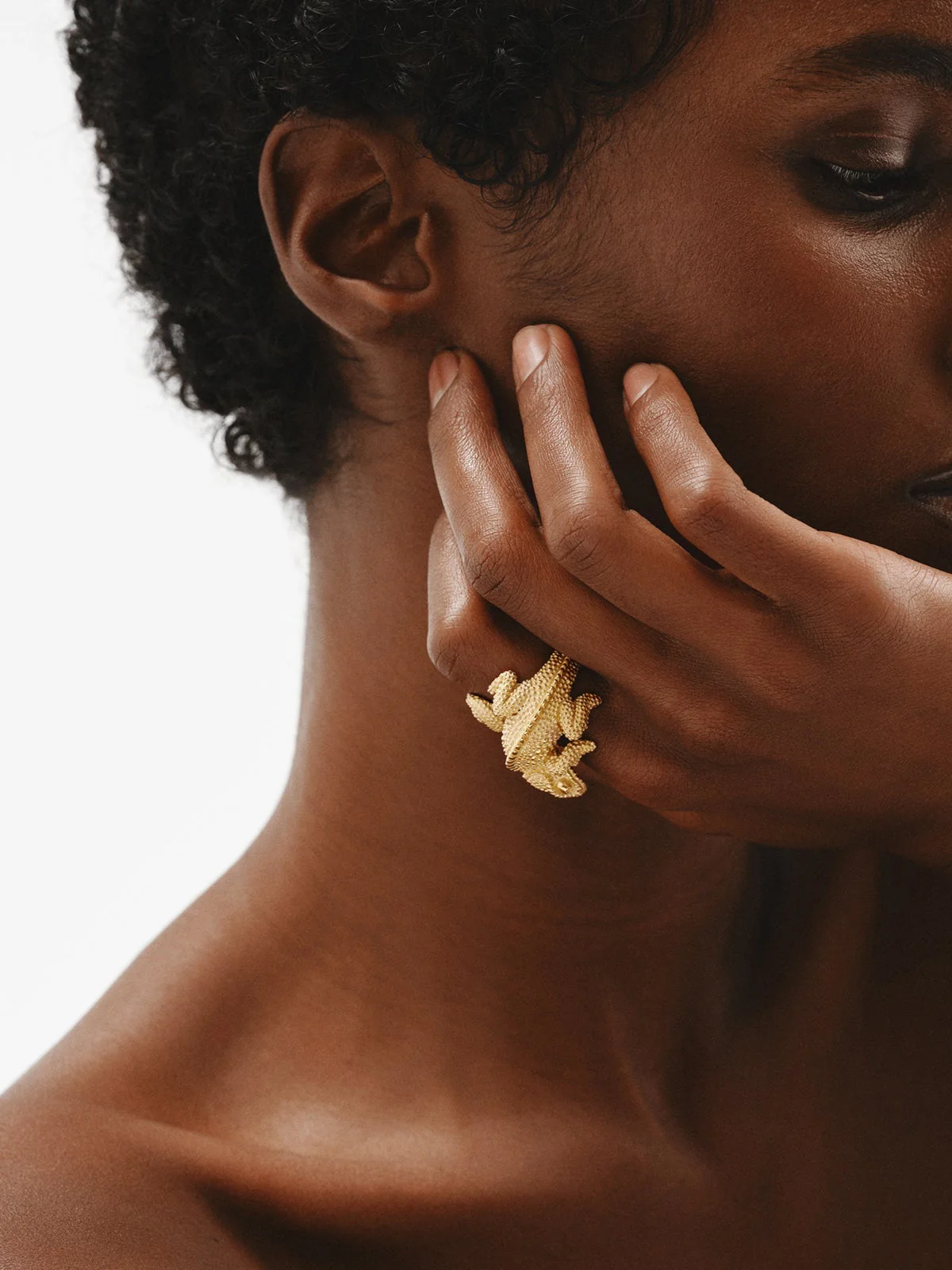 Anillo ancho de plata 925 bañada en oro amarillo de 18K con forma de camaleón - Image 2