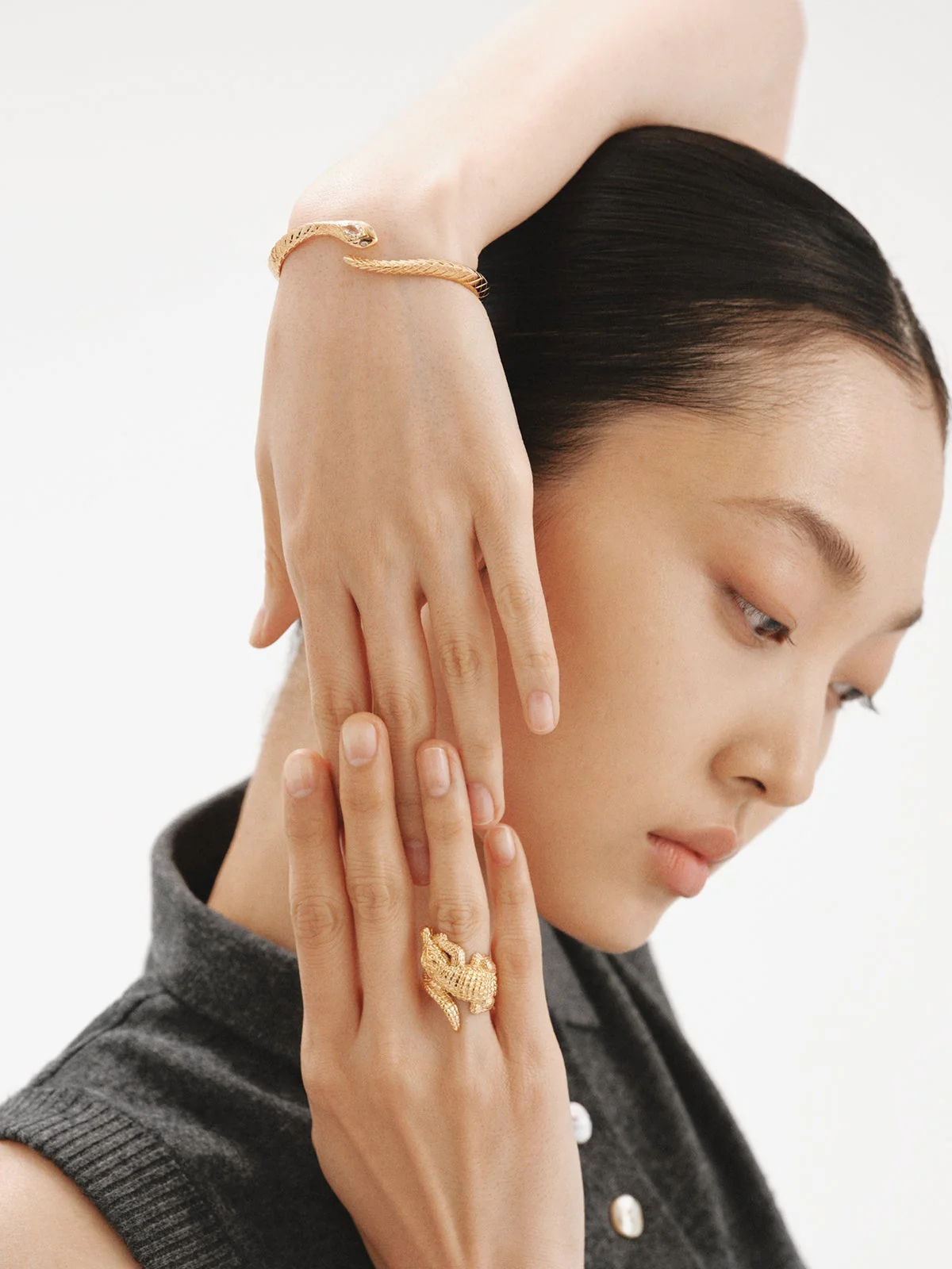Anillo ancho de plata 925 bañada en oro amarillo de 18K con forma de cocodrilo - Image 6