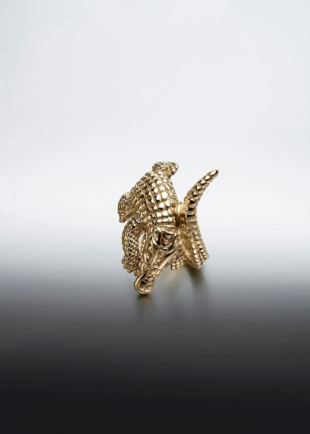 Anillo ancho de plata 925 bañada en oro amarillo de 18K con forma de cocodrilo - Image 9