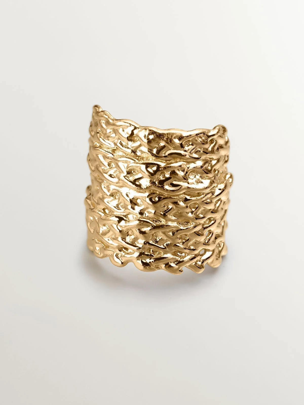 Anillo ancho de plata 925 bañada en oro amarillo de 18k con textura de mimbre - Image 3