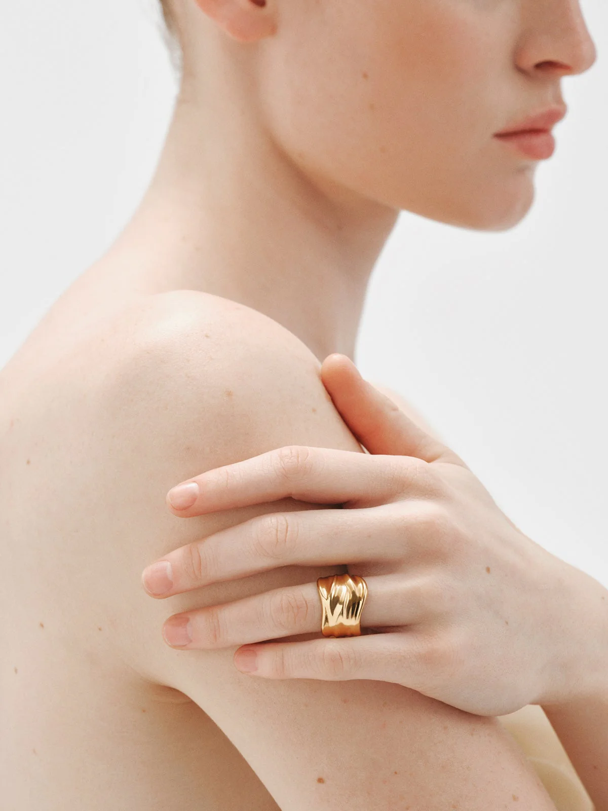Anillo ancho de plata 925 bañada en oro amarillo de 18K - Image 2