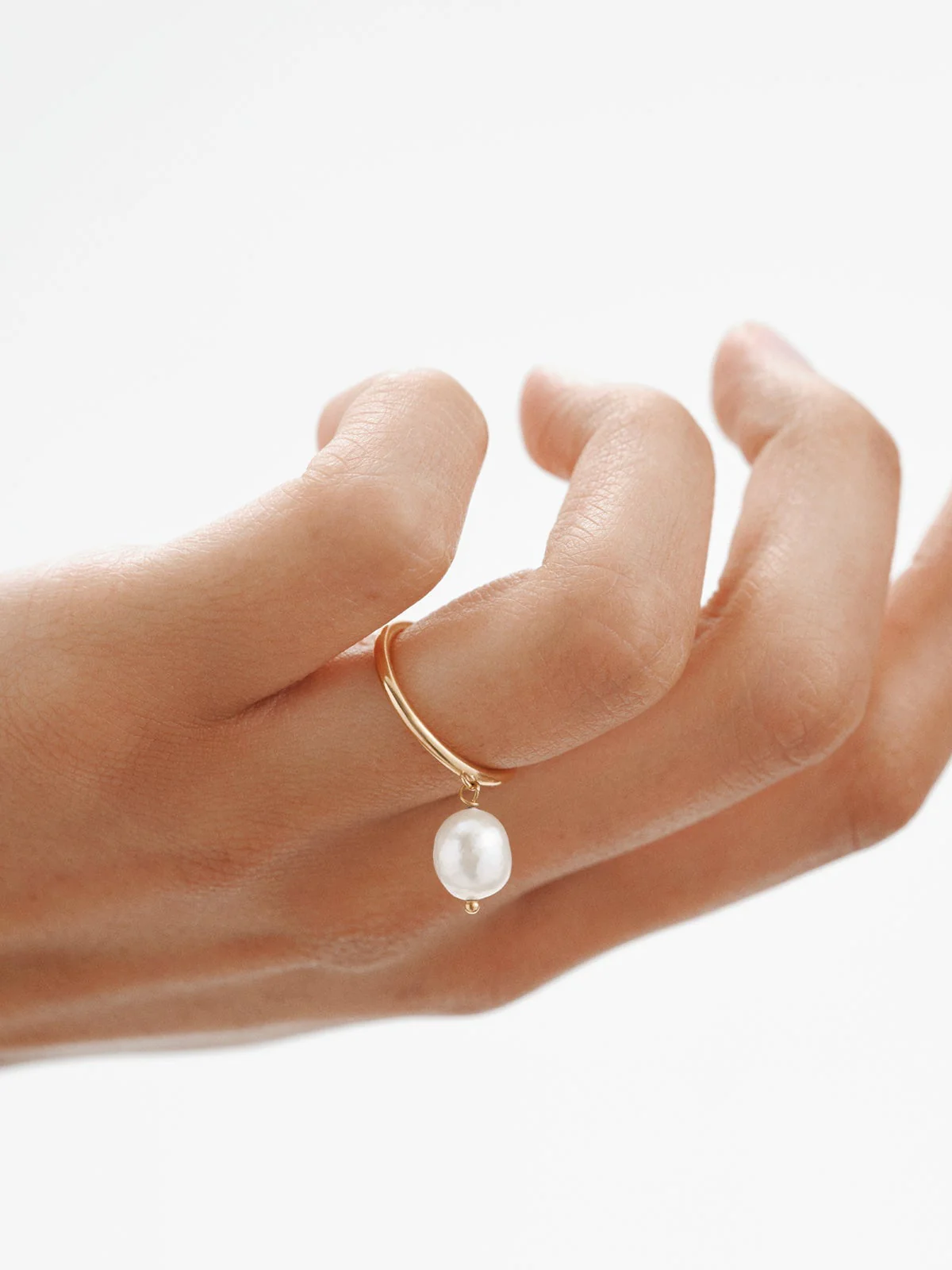 Anillo con perla colgante de plata 925 bañada en oro de 18K - Image 2