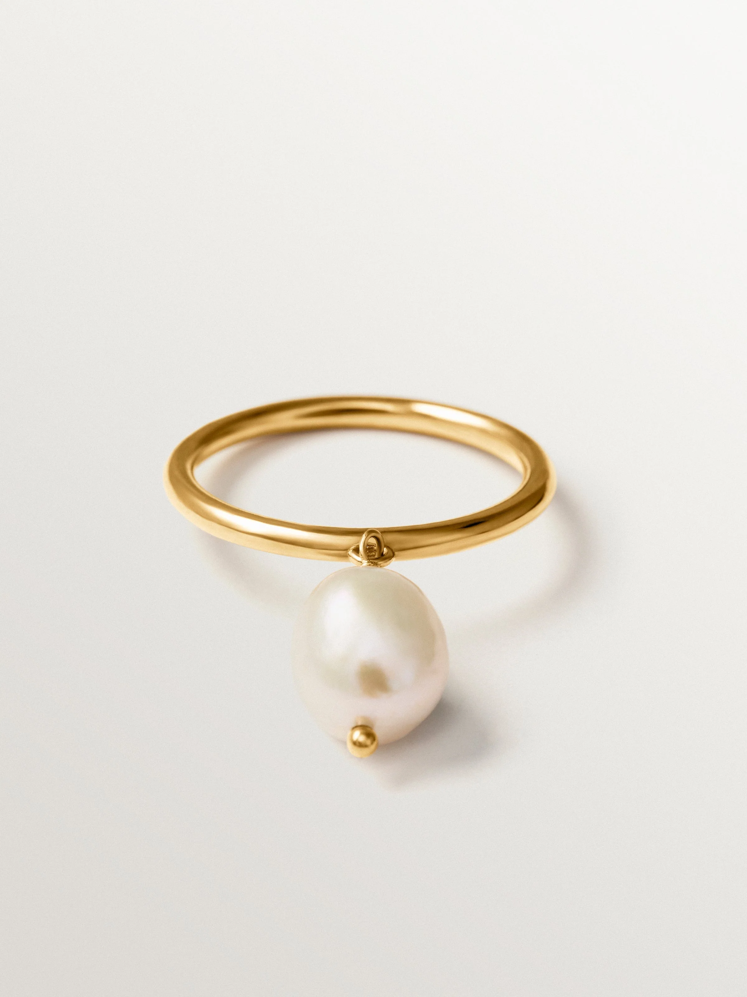 Anillo con perla colgante de plata 925 bañada en oro de 18K - Image 3