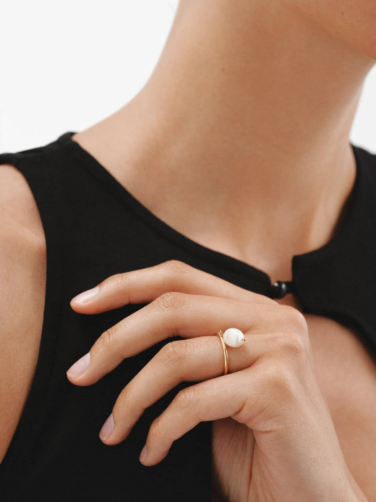Anillo con perla colgante de plata 925 bañada en oro de 18K - Image 4