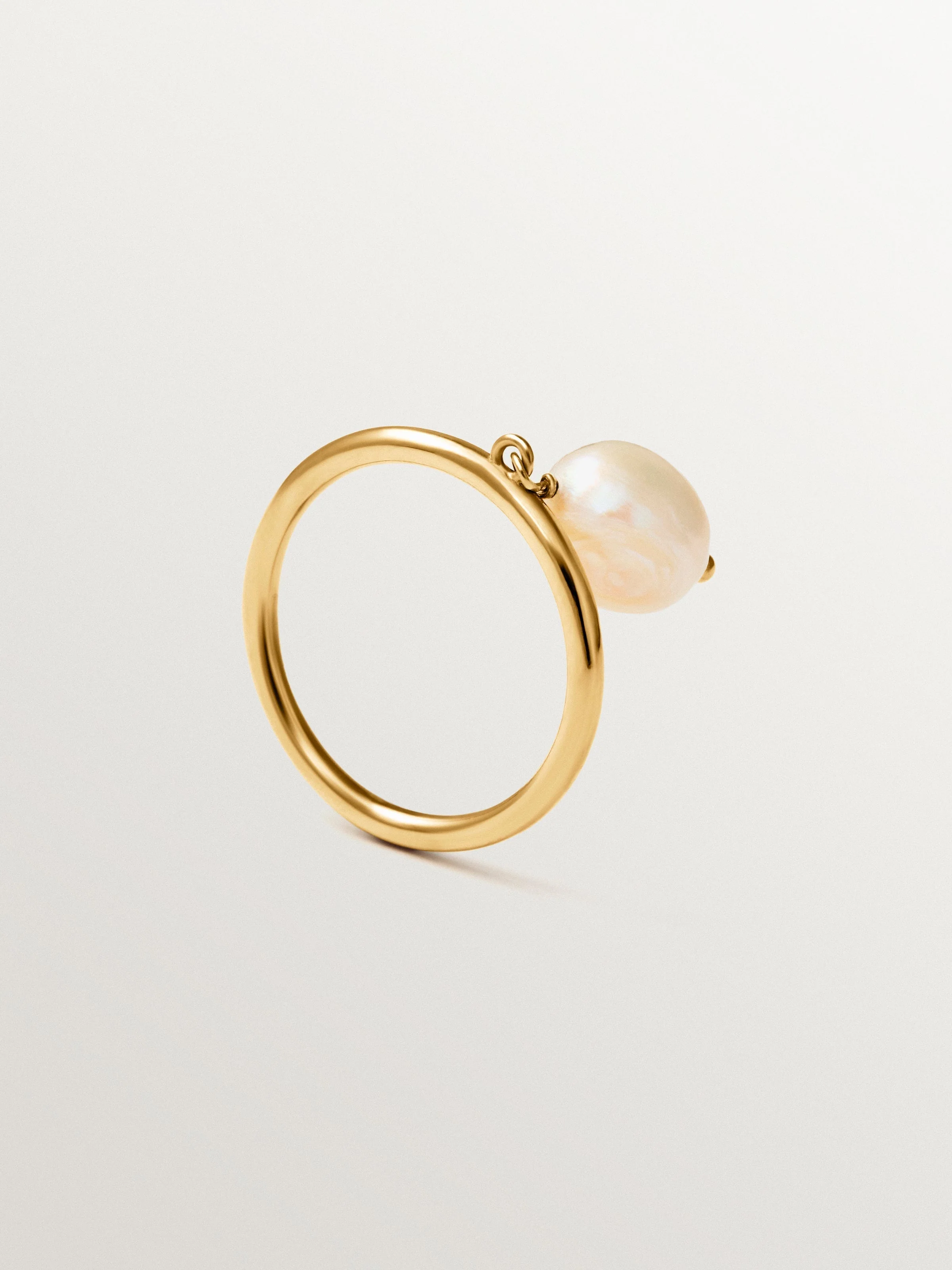 Anillo con perla colgante de plata 925 bañada en oro de 18K - Image 5