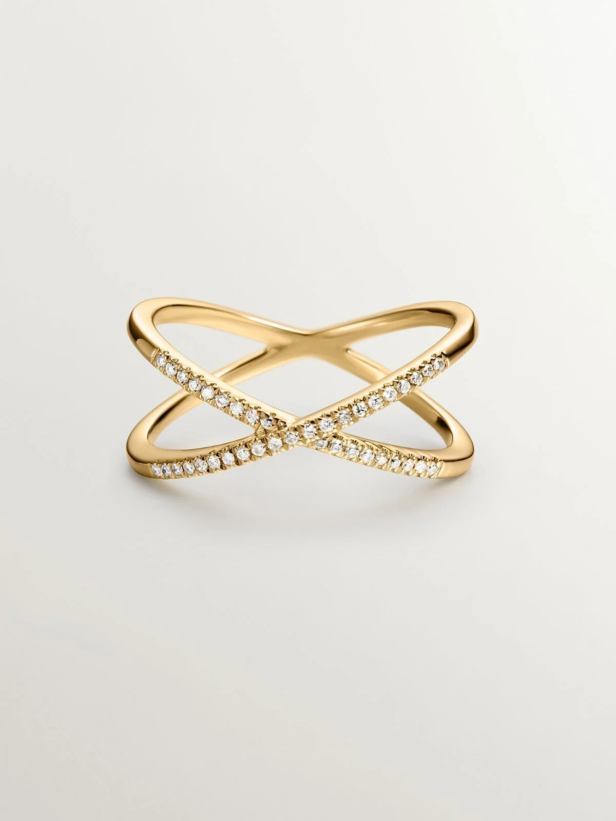 Anillo cruzado de oro amarillo de 18K con diamantes en talla brillante - Image 3