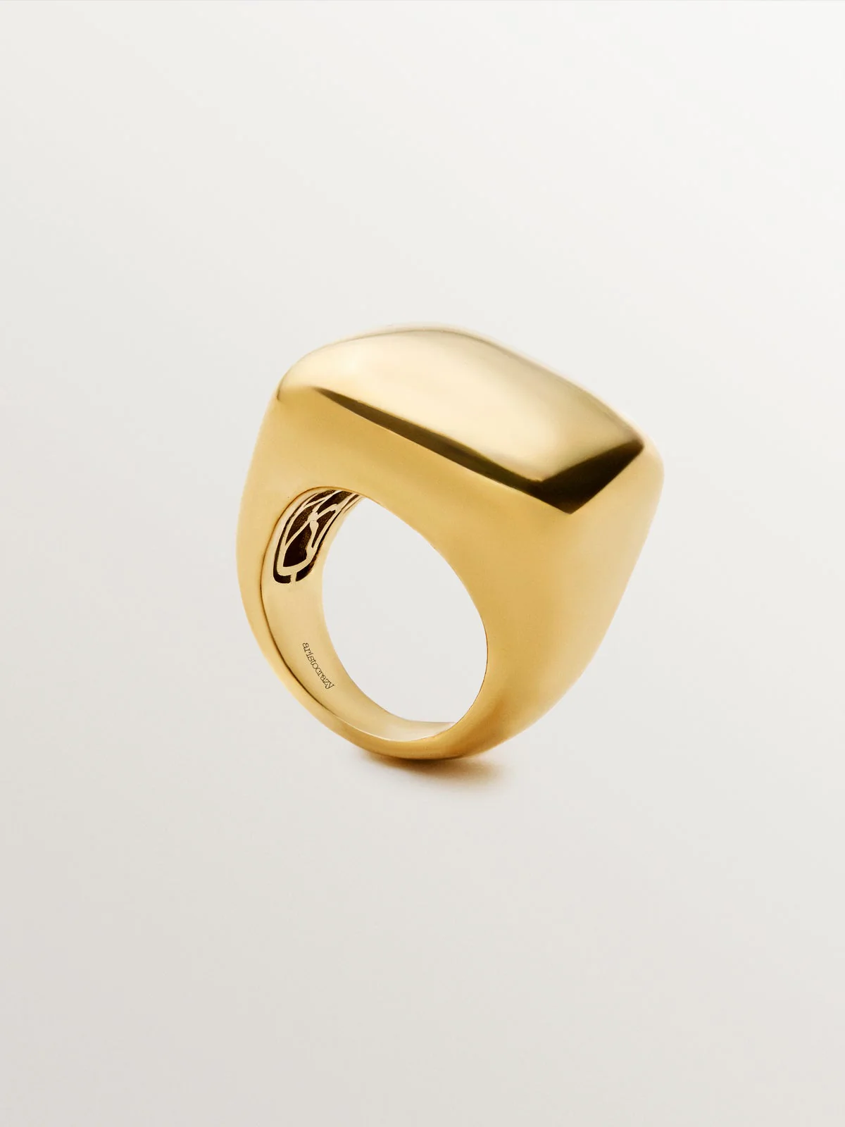 Anillo cuadrado de plata 925 bañada en oro amarillo de 18K con efecto pulido - Image 5