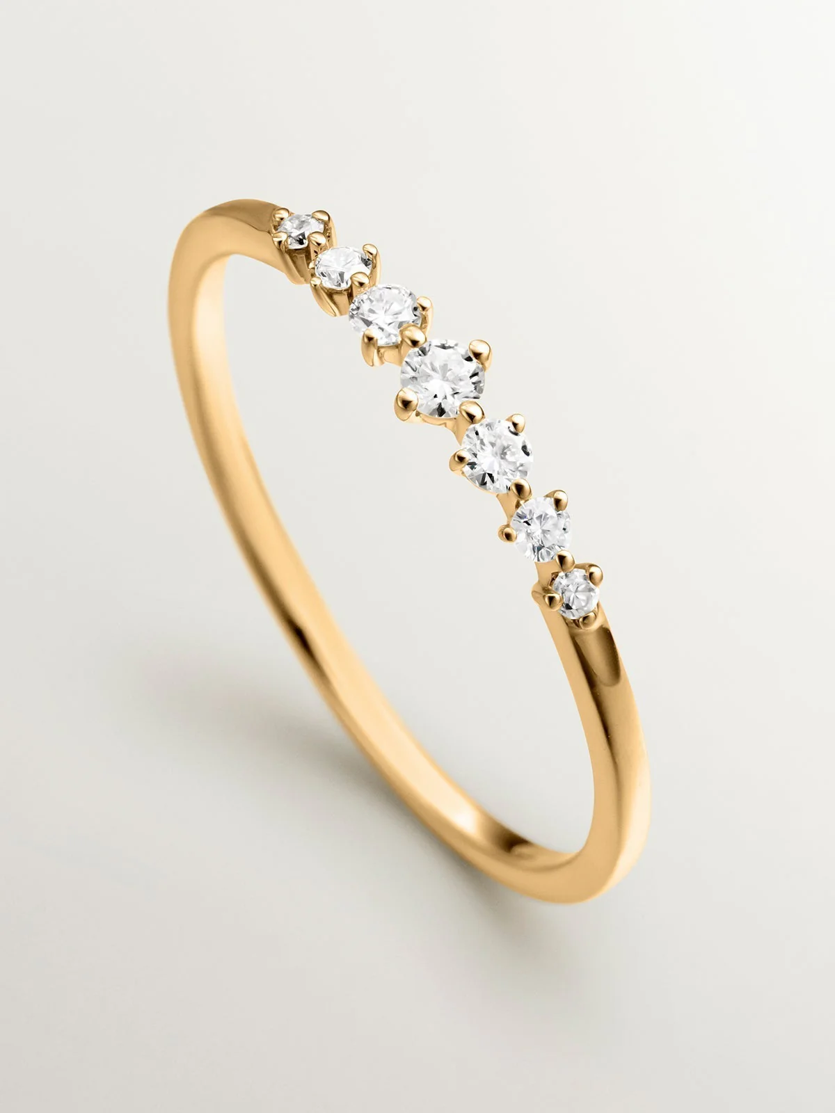 Anillo de oro amarillo de 18K con diamantes en talla brillante - Image 5