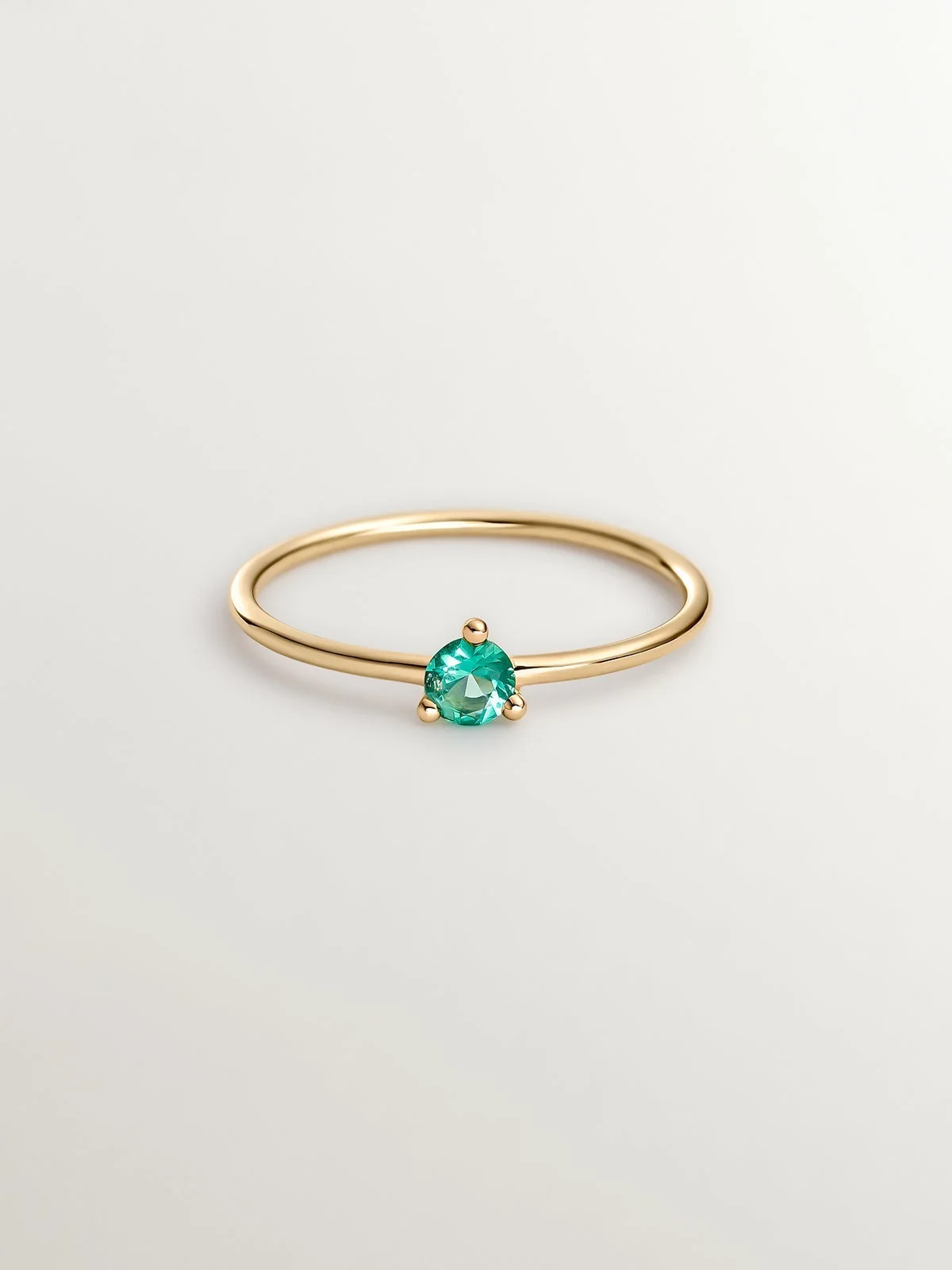 Anillo de oro amarillo de 9K con esmeralda verde - Image 3