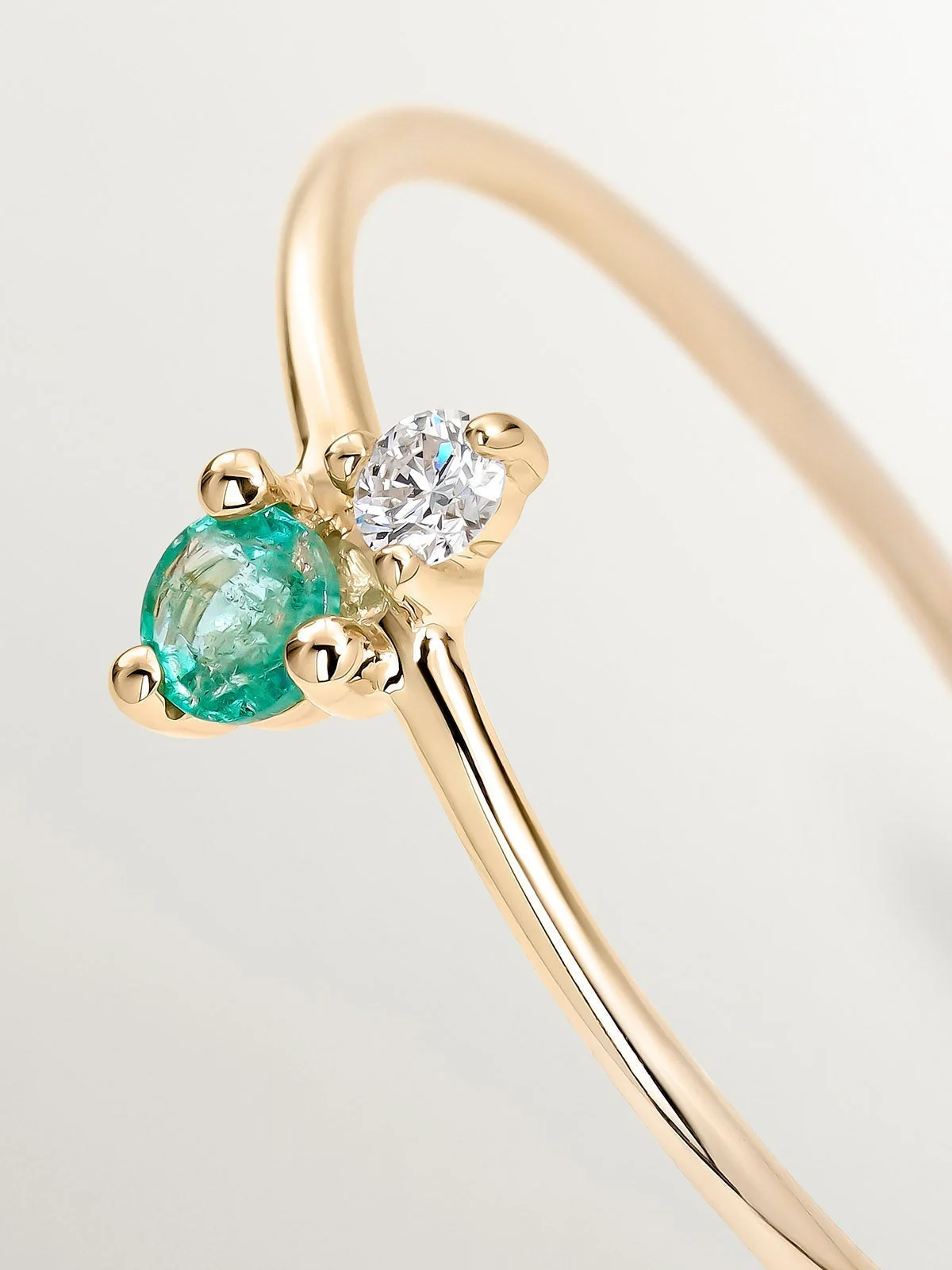 Anillo de oro amarillo de 9K con esmeralda y diamante - Image 5
