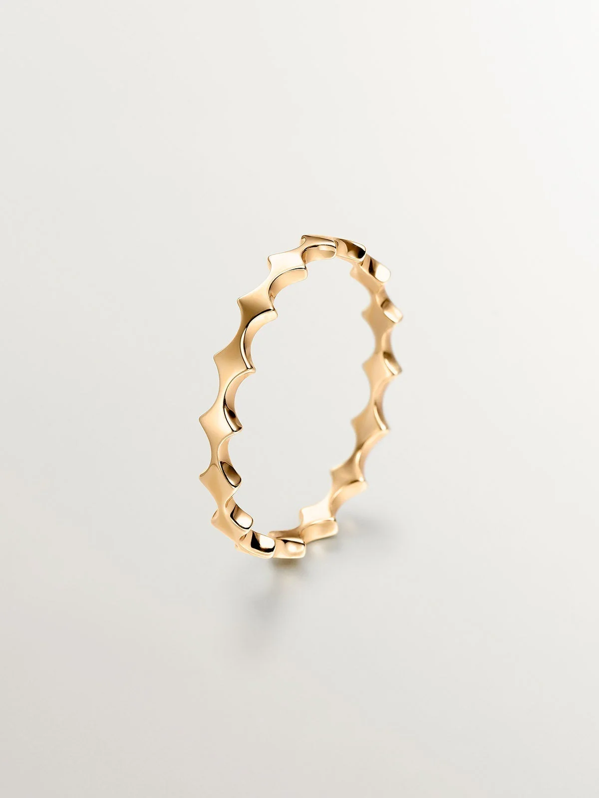 Anillo de oro amarillo de 9K con rombos