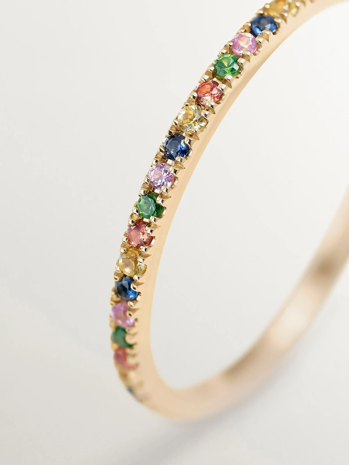 Anillo de oro amarillo de 9K con tsavoritas y zafiros multicolor - Image 5