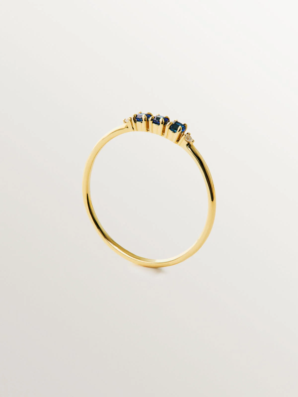 Anillo de oro amarillo de 9K con zafiros y diamantes - Image 5