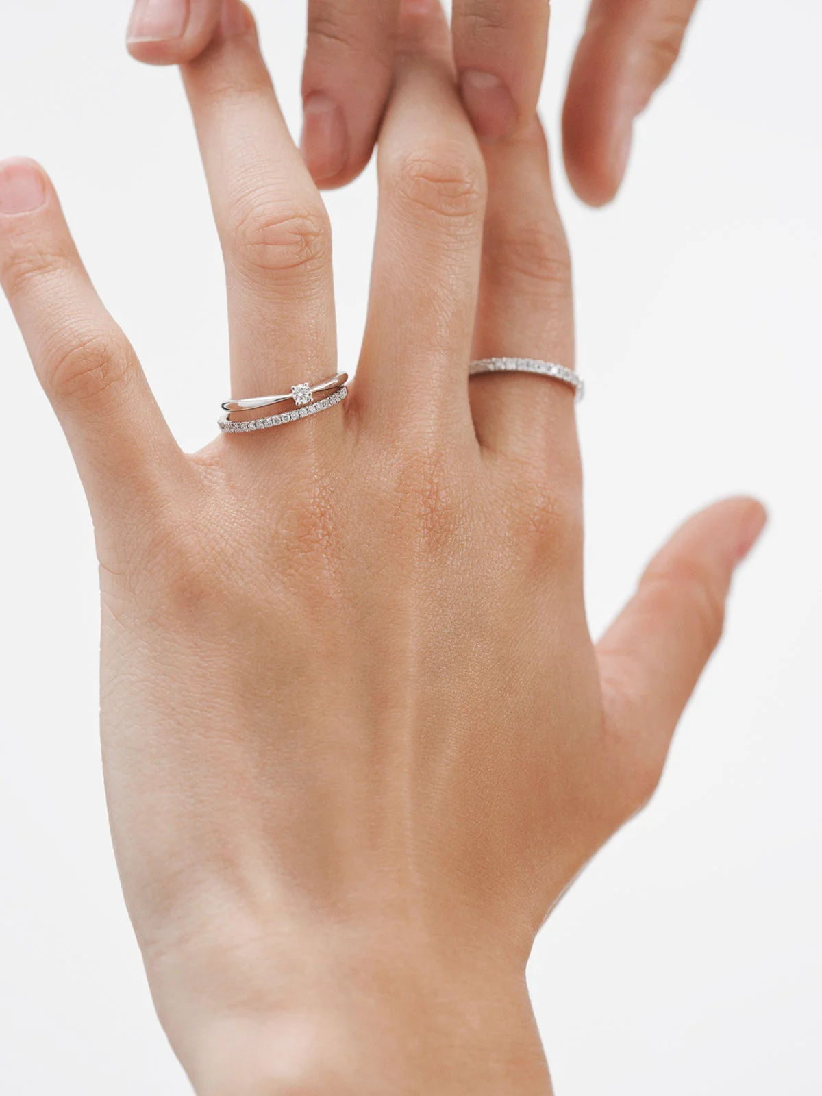 Anillo de oro blanco de 18K con diamantes - Image 6