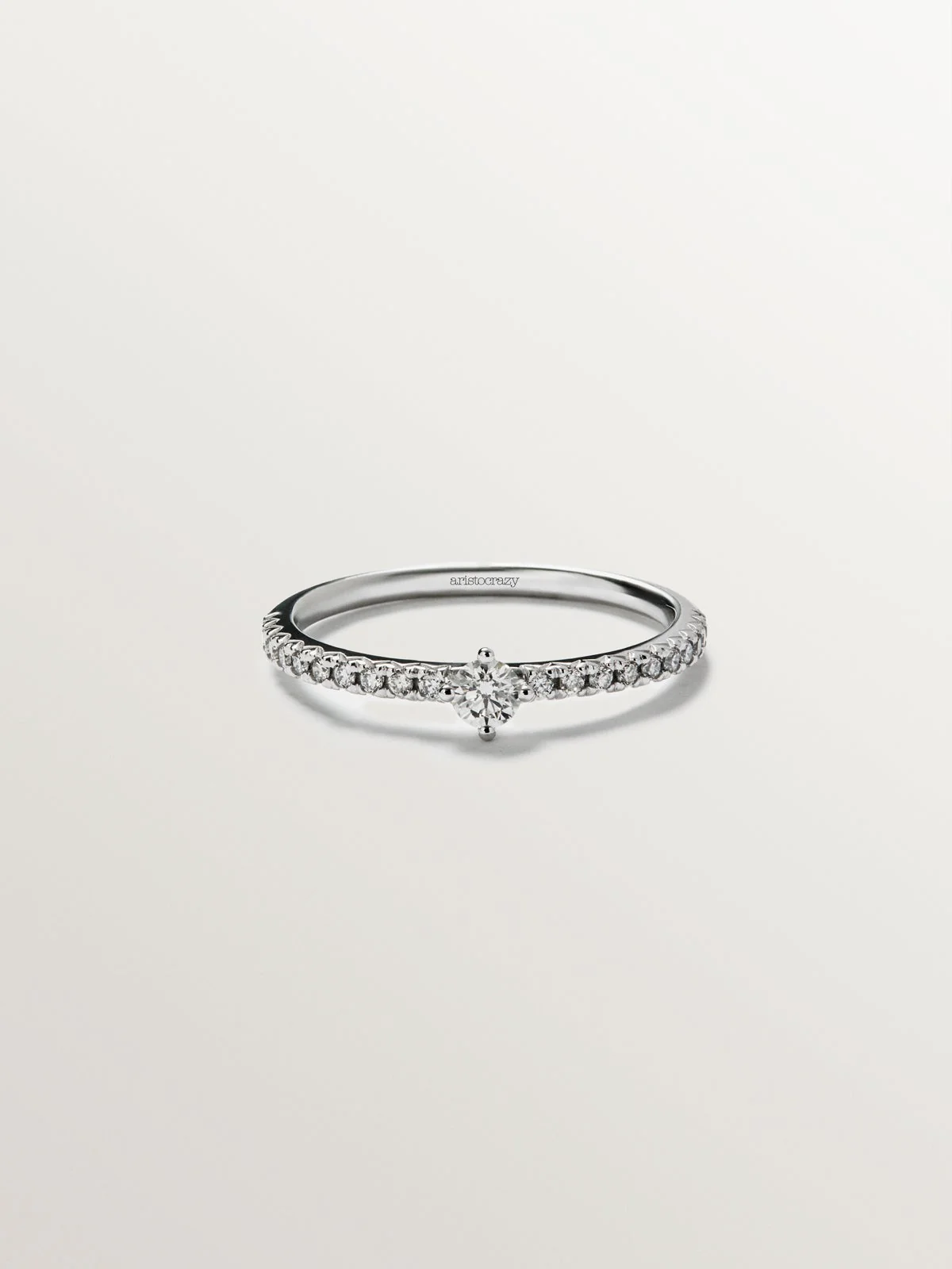 Anillo de oro blanco de 18K con diamantes - Image 3