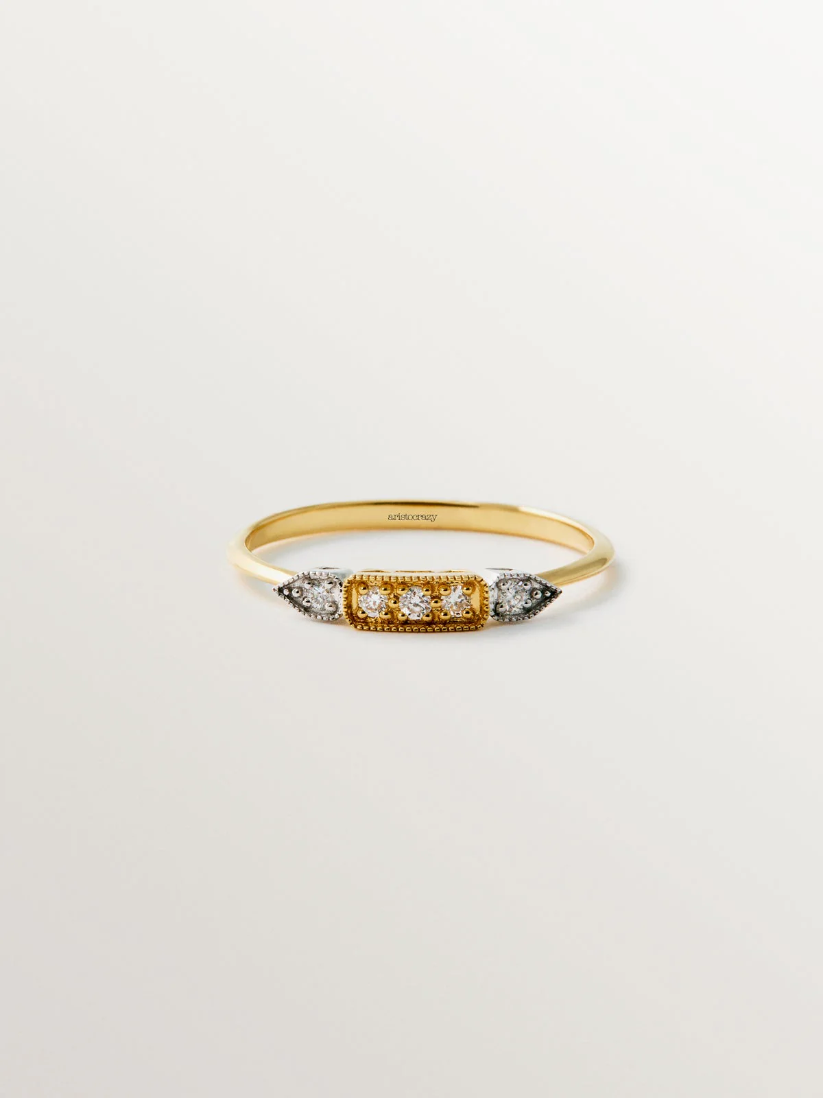 Anillo de oro blanco y amarillo de 18K con pavé de diamantes en talla brillante - Image 3