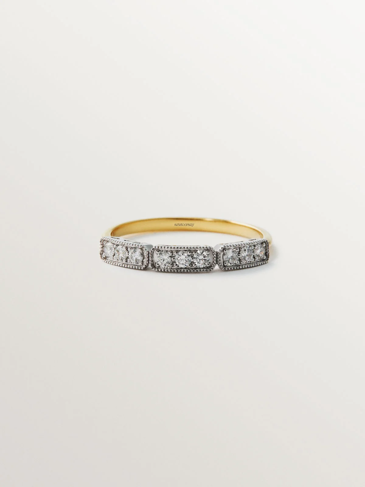 Anillo de oro blanco y amarillo de 18K con pavé de diamantes en talla brillante - Image 3