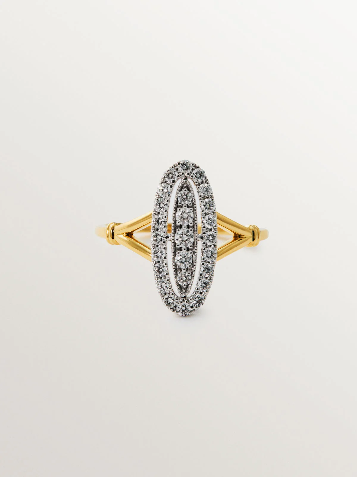 Anillo de oro blanco y amarillo de 18K con pavé de diamantes en talla brillante - Image 3
