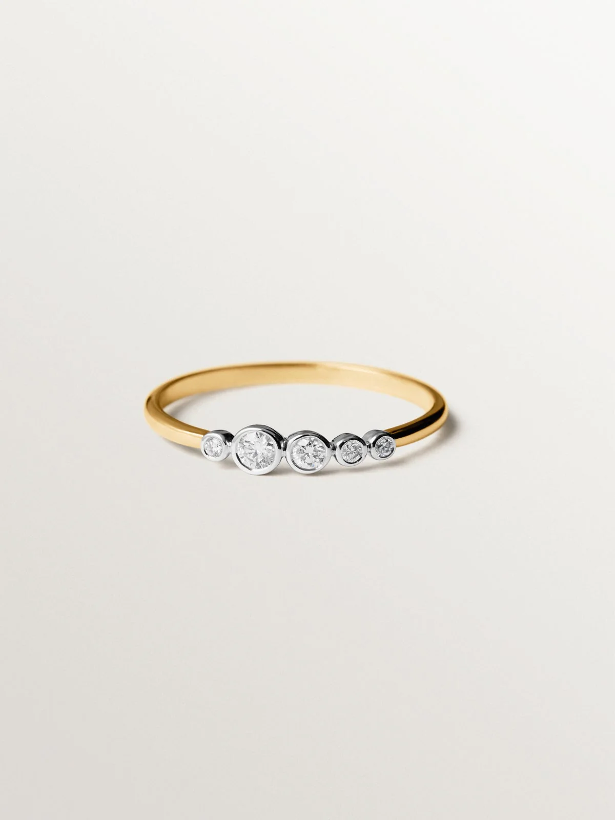 Anillo de oro blanco y amarillo de 9K con diamantes - Image 3