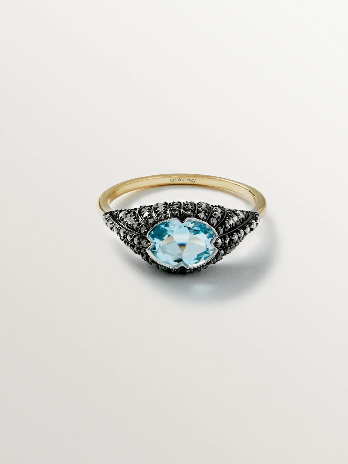 Anillo de oro blanco y amarillo de 9K con topacio azul y diamantes - Image 3