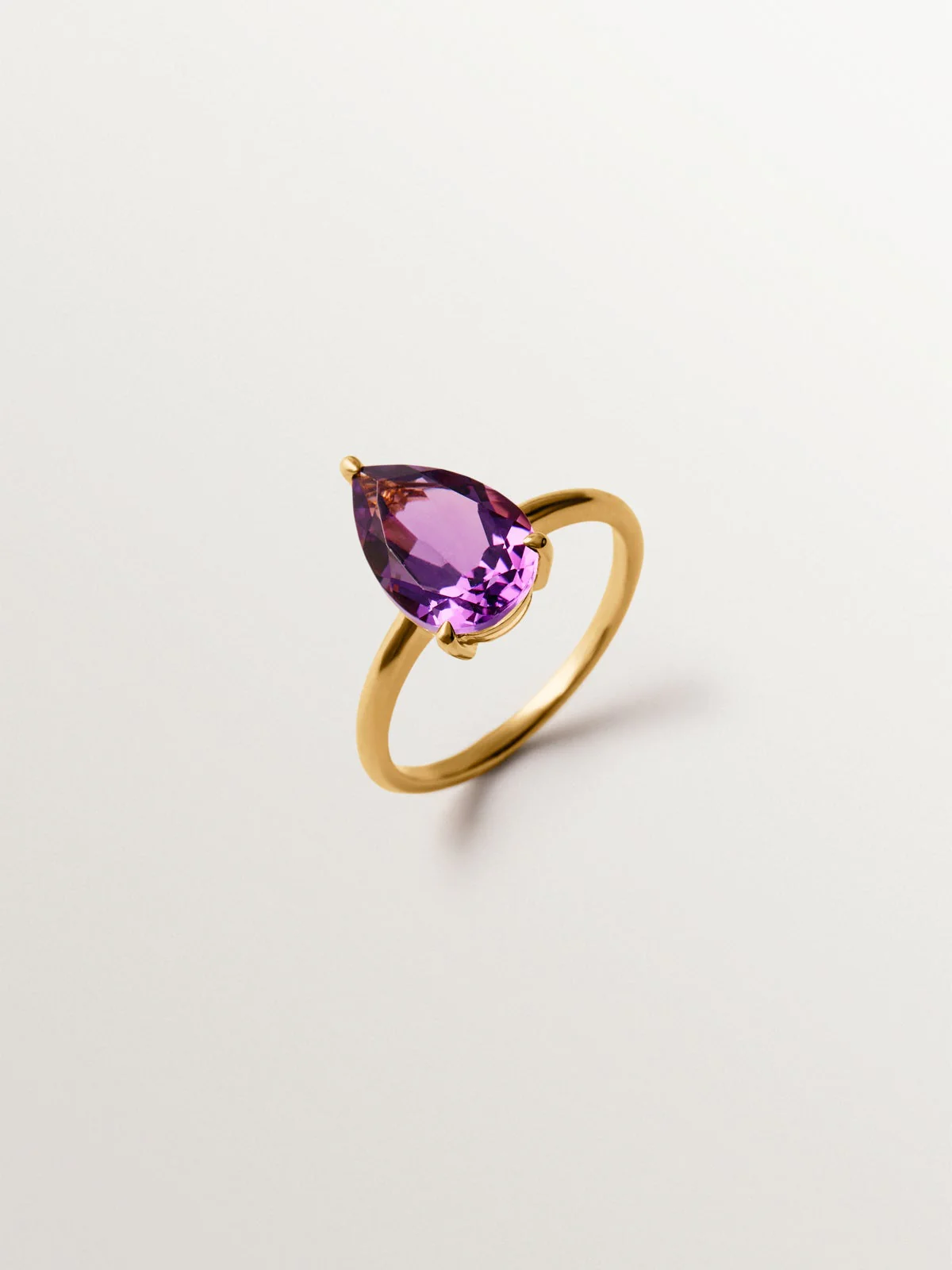 Anillo de plata 925 bañada en oro amarillo de 18K con amatista rosa