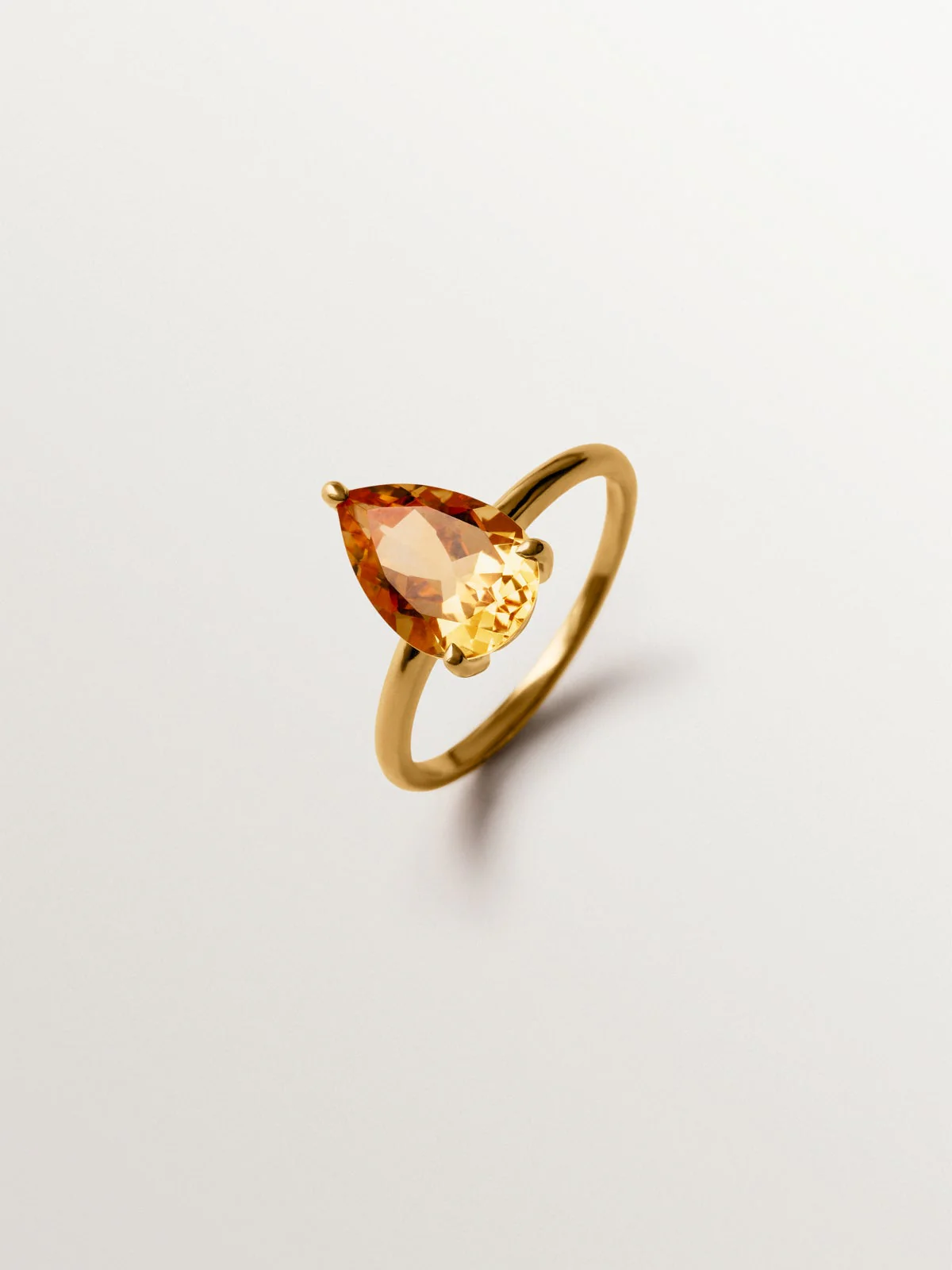 Anillo de plata 925 bañada en oro amarillo de 18K con citrino naranja