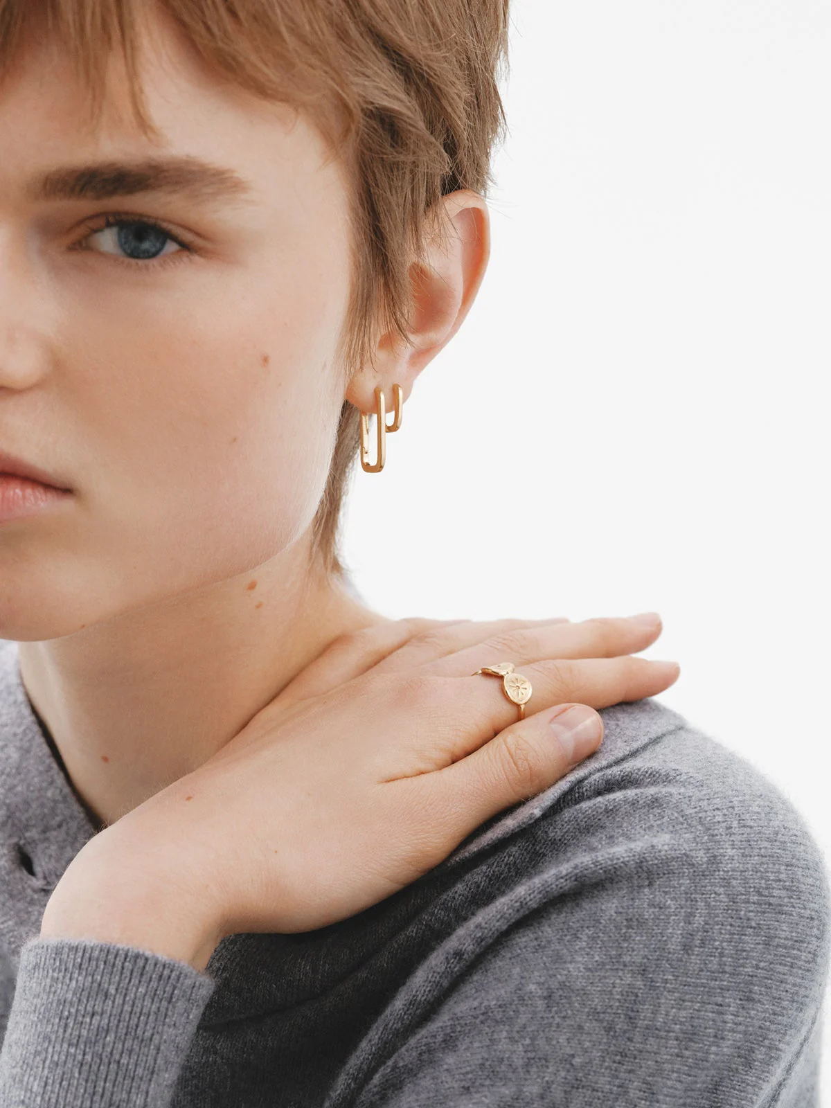 Anillo de plata 925 bañada en oro amarillo de 18K con motivos étnicos - Image 6