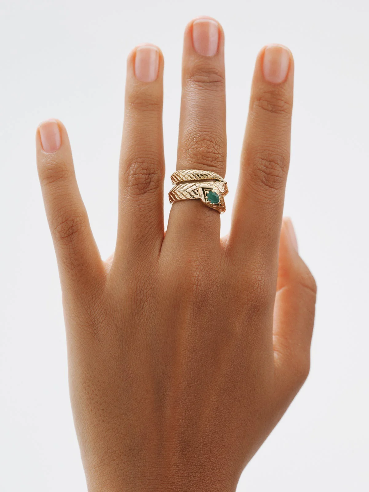 Anillo de plata 925 bañada en oro amarillo de 18K con ónix verde y con forma de serpiente - Image 2