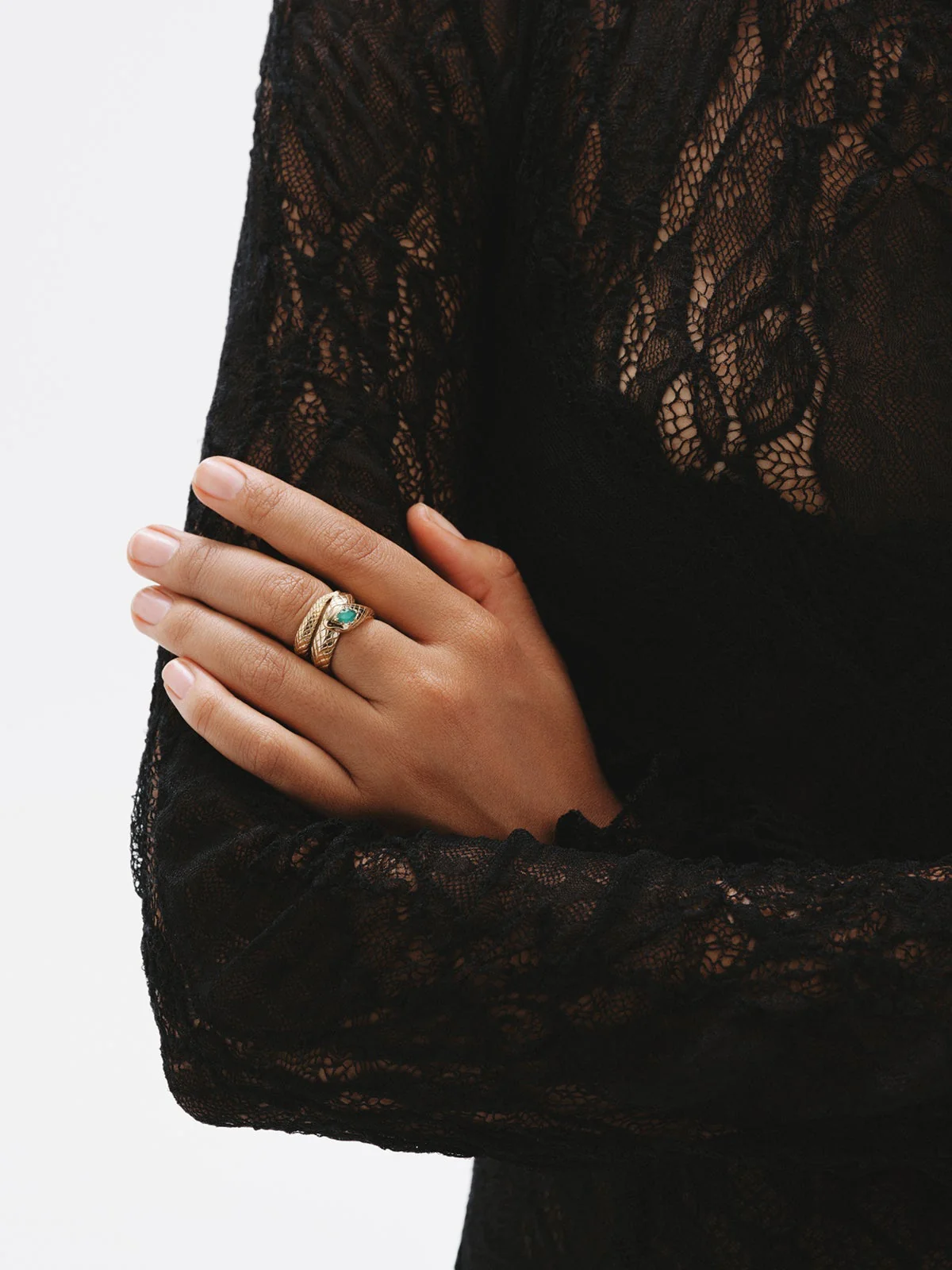 Anillo de plata 925 bañada en oro amarillo de 18K con ónix verde y con forma de serpiente - Image 4