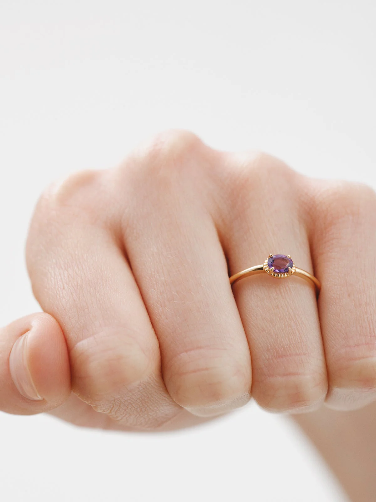 Anillo de plata 925 bañada en oro amarillo de 18K con piedra amatista morada - Image 2