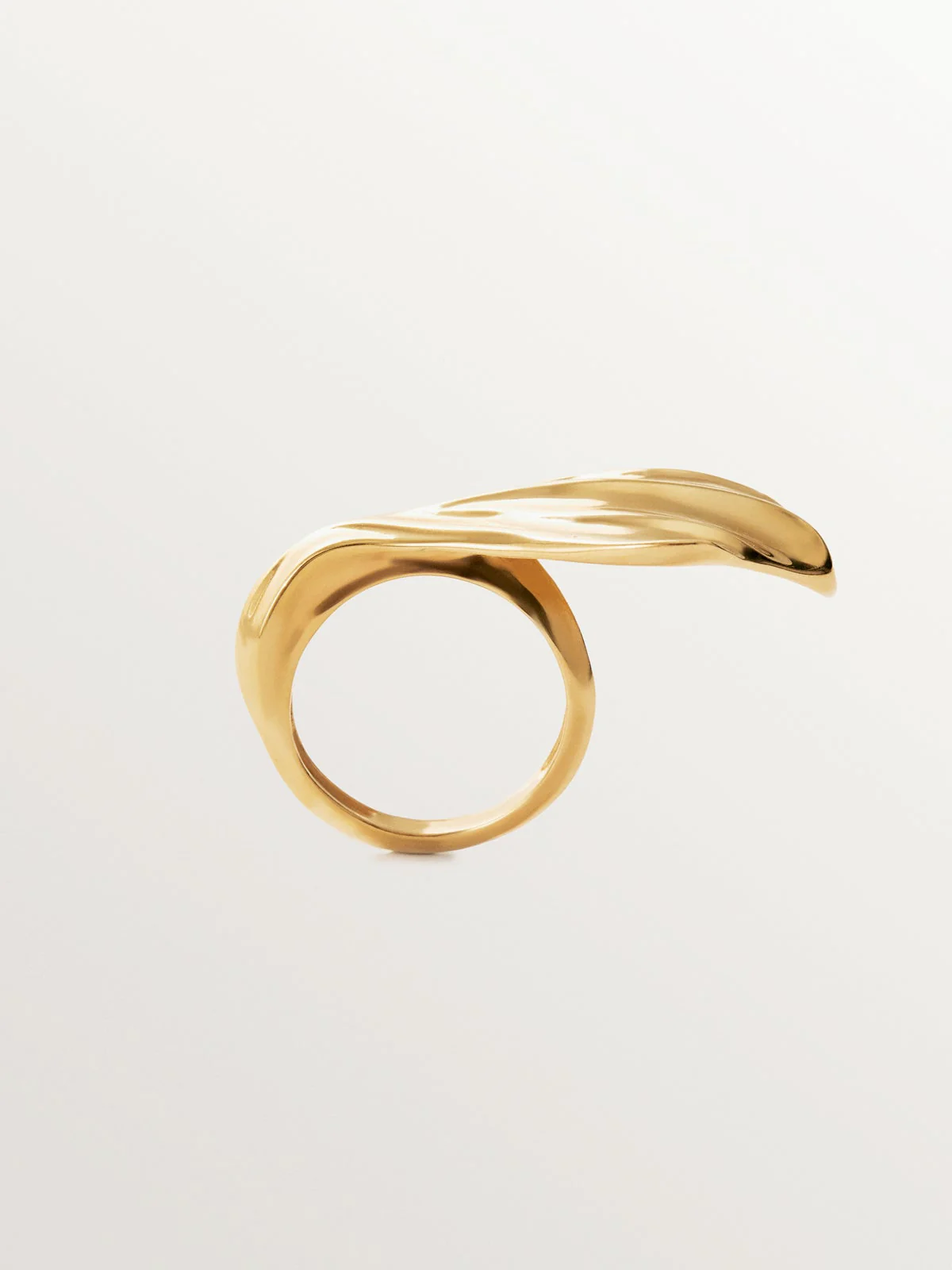 Anillo de plata 925 bañada en oro amarillo de 18K con textura - Image 3
