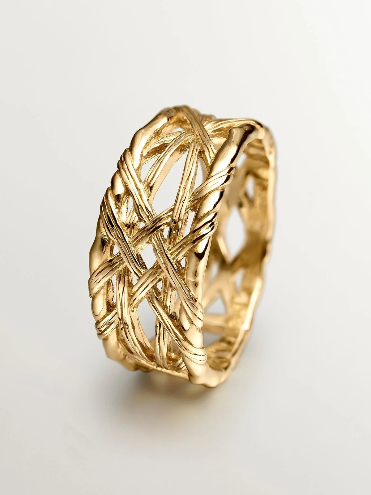Anillo de plata 925 bañada en oro amarillo de 18K con textura mimbre - Image 5