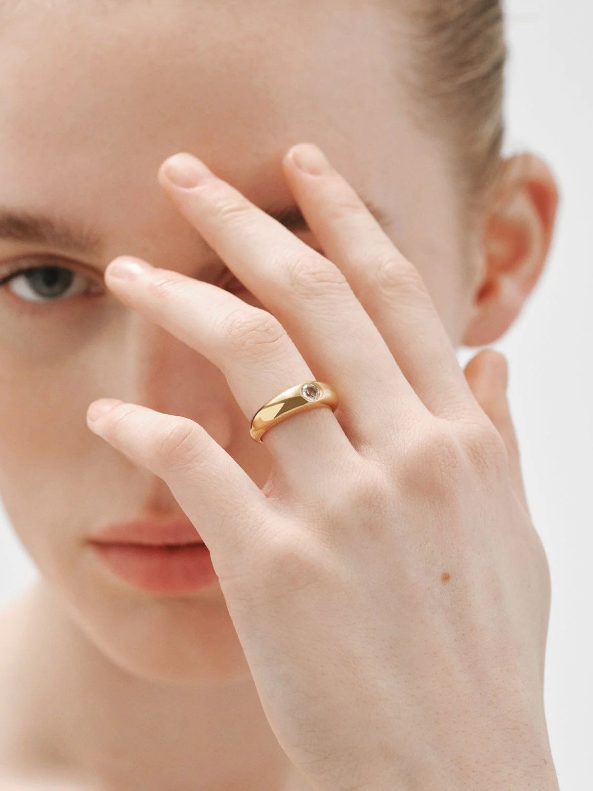 Anillo de plata 925 bañada en oro amarillo de 18K con topacio blanco - Image 2