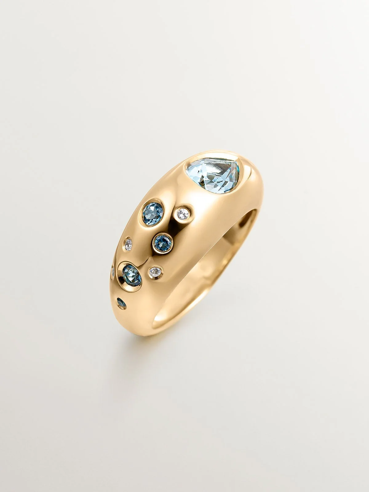 Anillo de plata 925 bañada en oro amarillo de 18K con topacios azul sky y azul london - Image 5