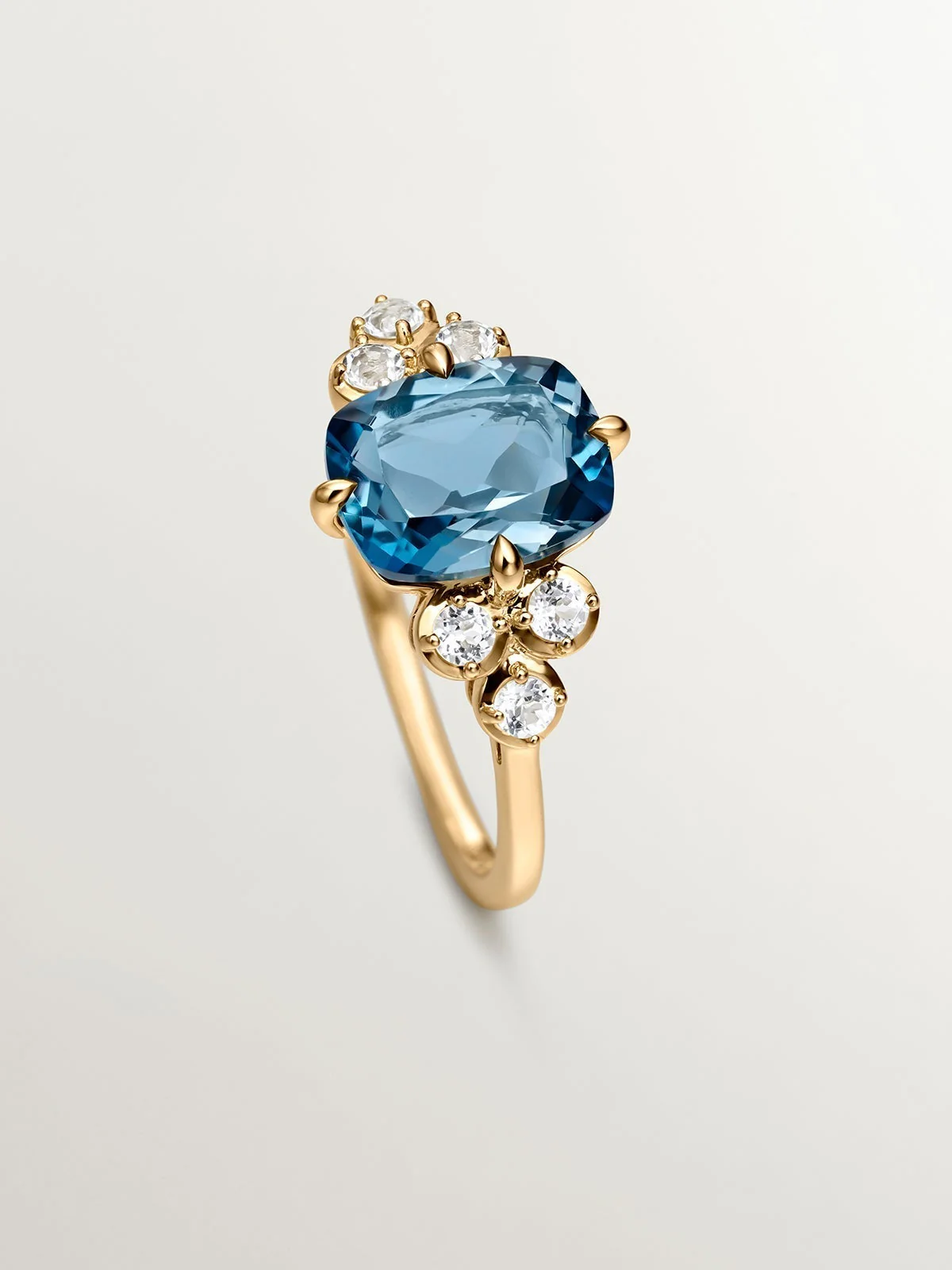 Anillo de plata 925 bañada en oro amarillo de 18K con topacios blancos y azul london - Image 5