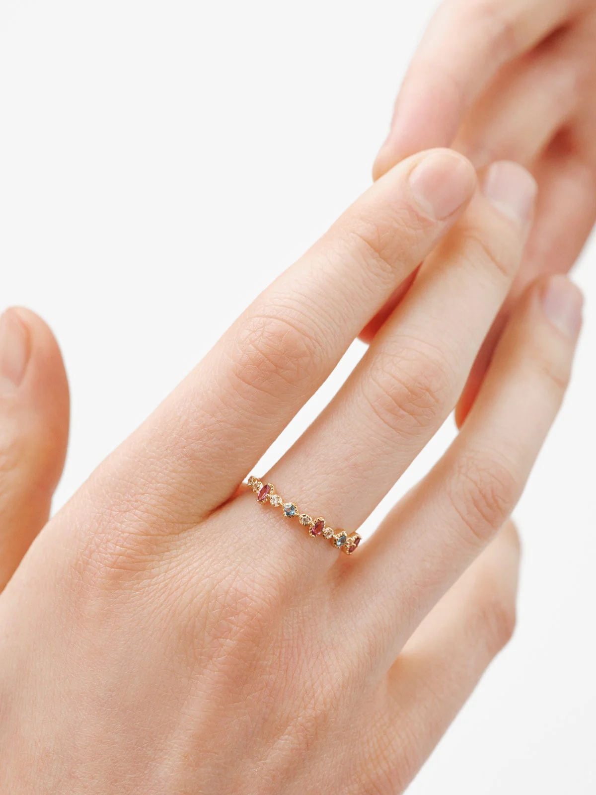 Anillo de plata 925 bañada en oro amarillo de 18K con topacios y rodolitas - Image 2