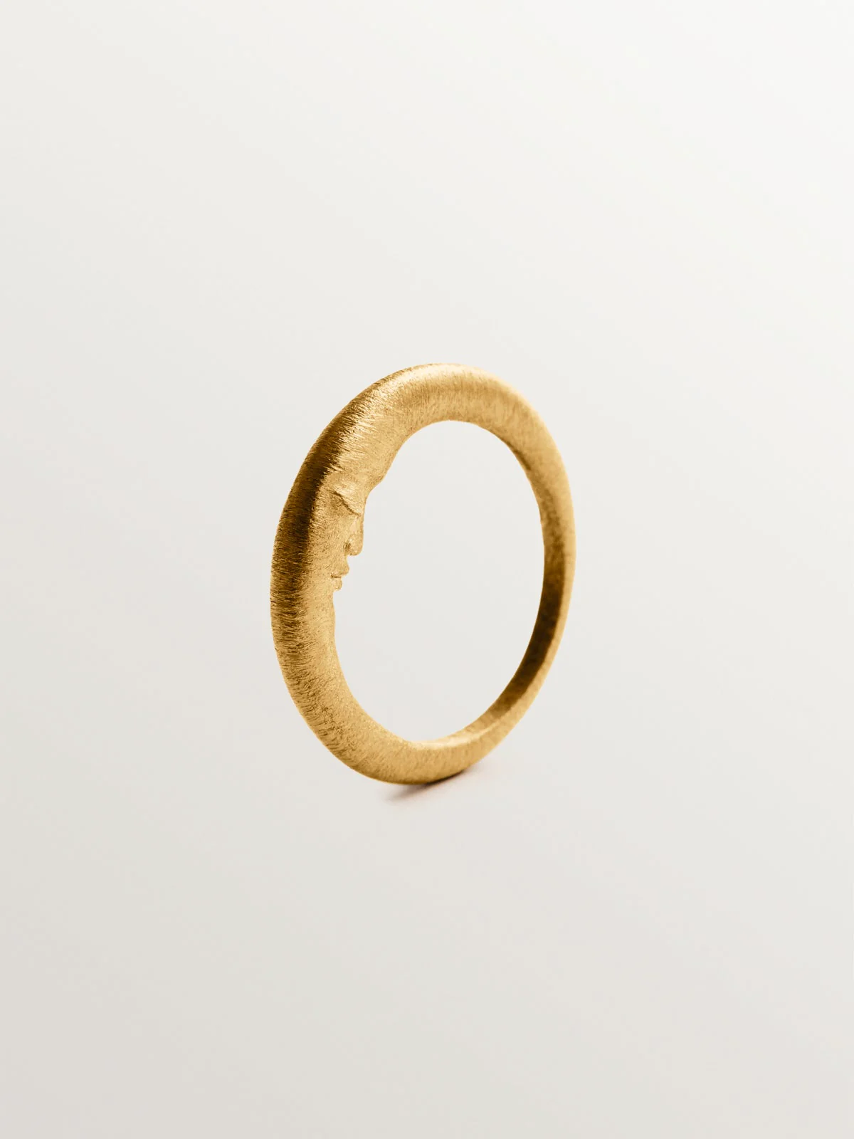 Anillo de plata 925 bañado en oro de 18K y forma de luna - Image 5