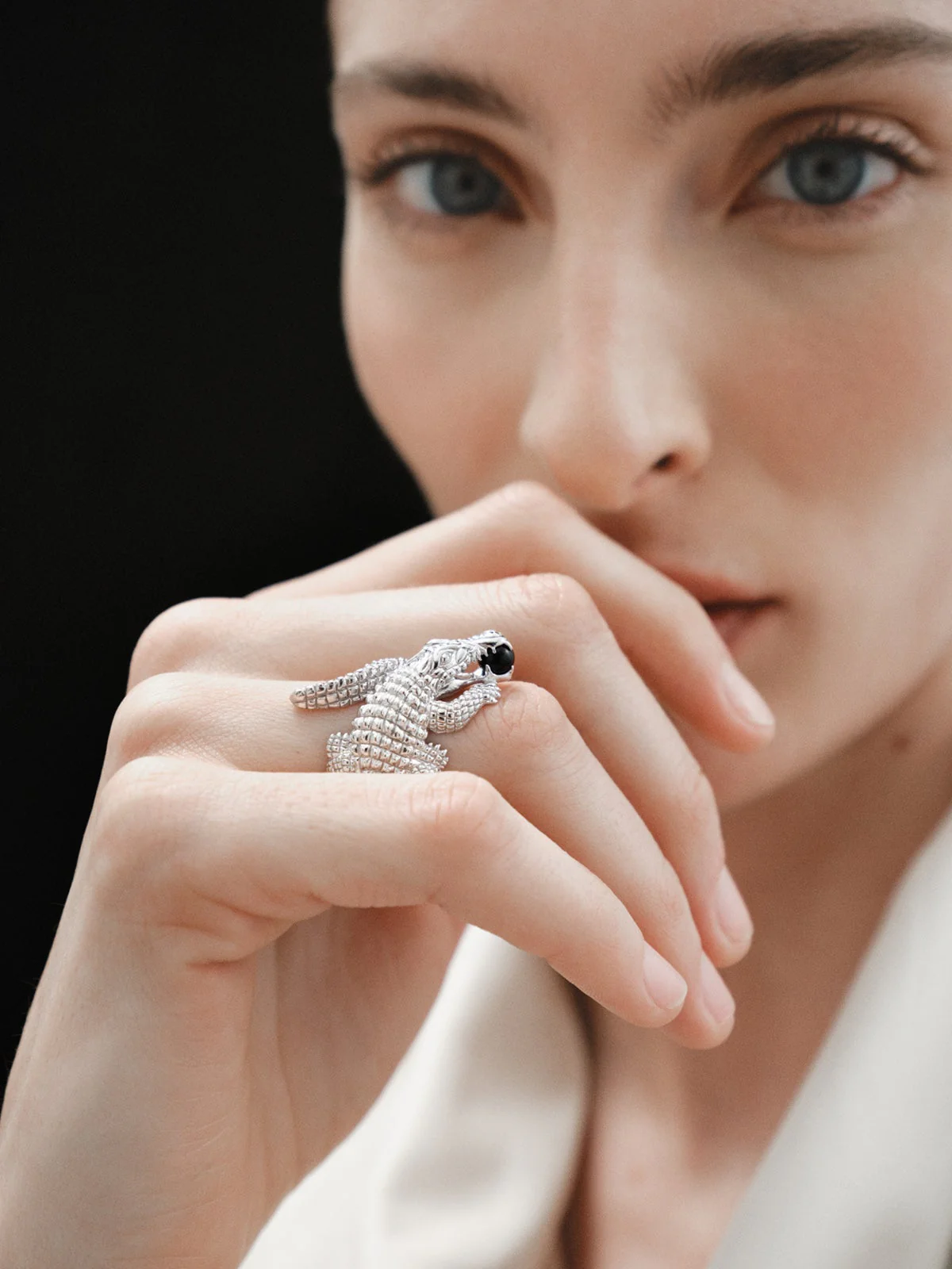 Anillo de plata 925 con forma de cocodrilo y ónix negro - Image 3