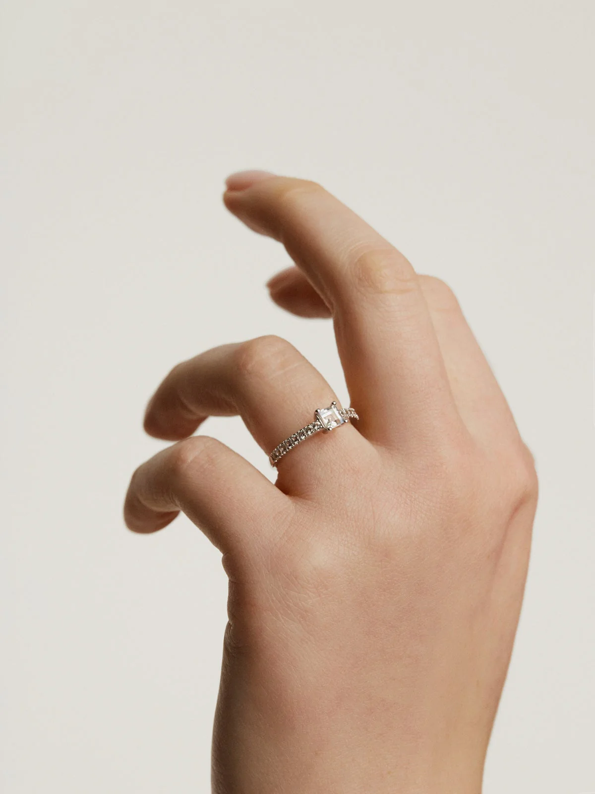 Anillo de plata 925 con topacios y zafiros blancos - Image 2