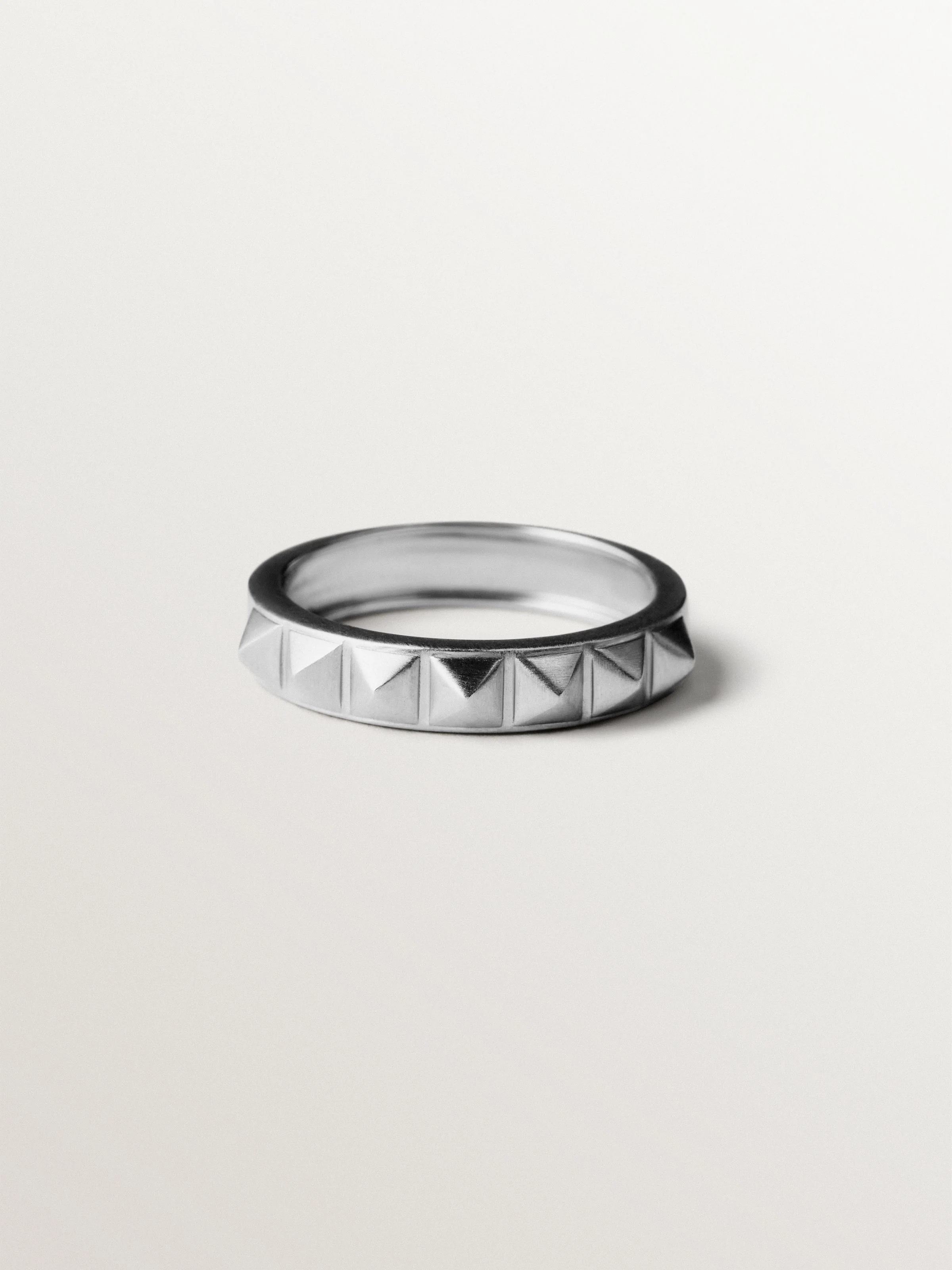 Anillo de plata 925 y motivo de tachuelas - Image 3