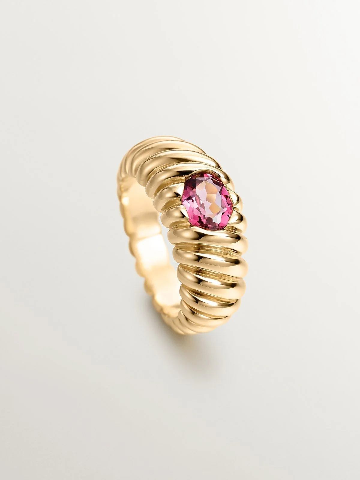 Anillo gallonado de plata 925 bañada en oro amarillo de 18K con rodolita rosa - Image 4