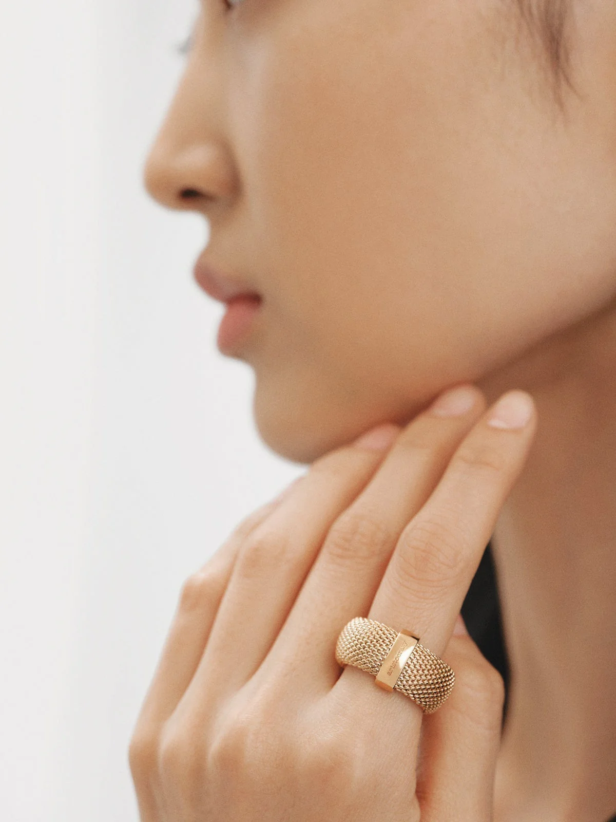 Anillo rígido de plata 925 bañada en oro amarillo de 18K con malla - Image 2