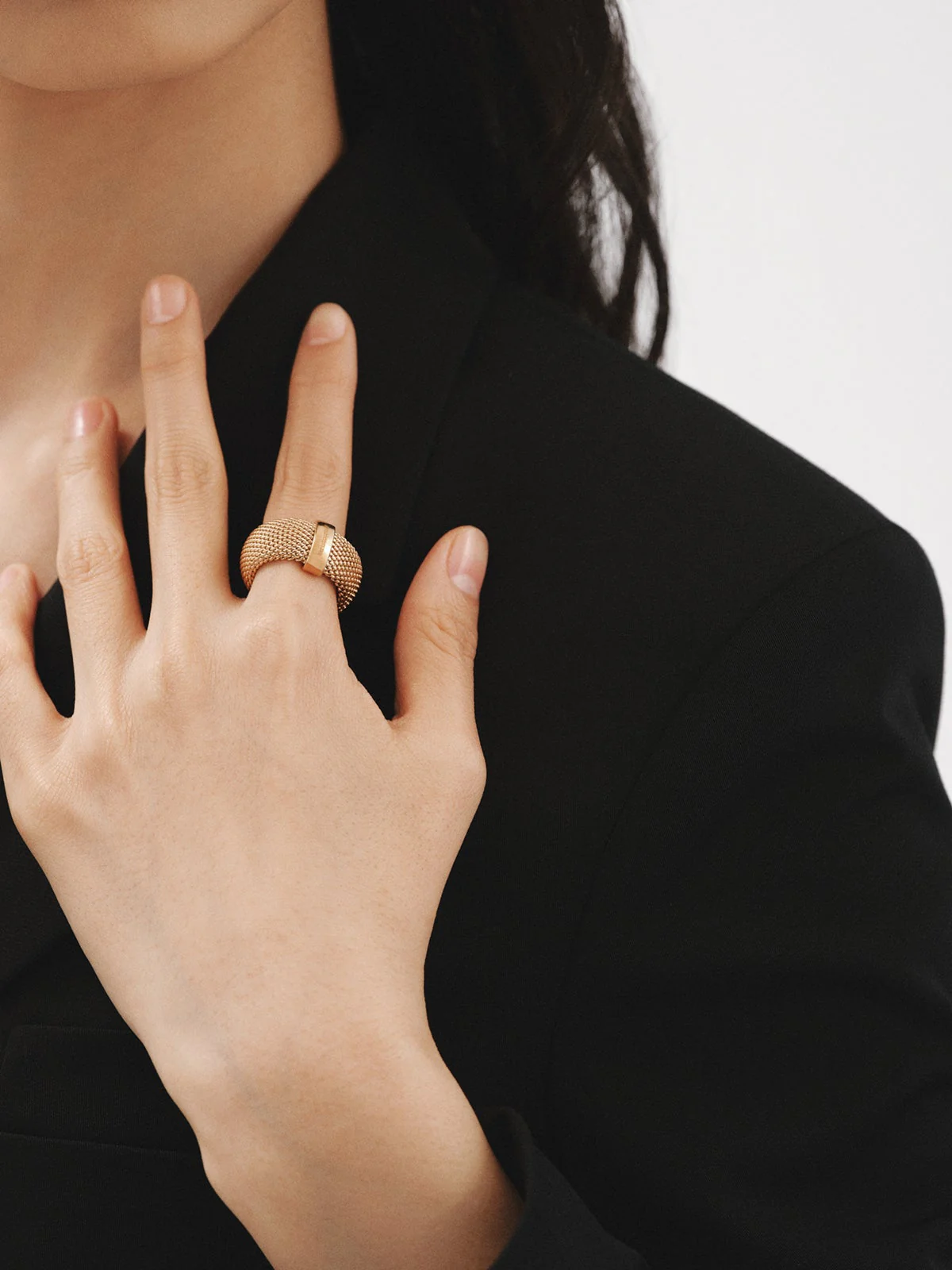Anillo rígido de plata 925 bañada en oro amarillo de 18K con malla - Image 4