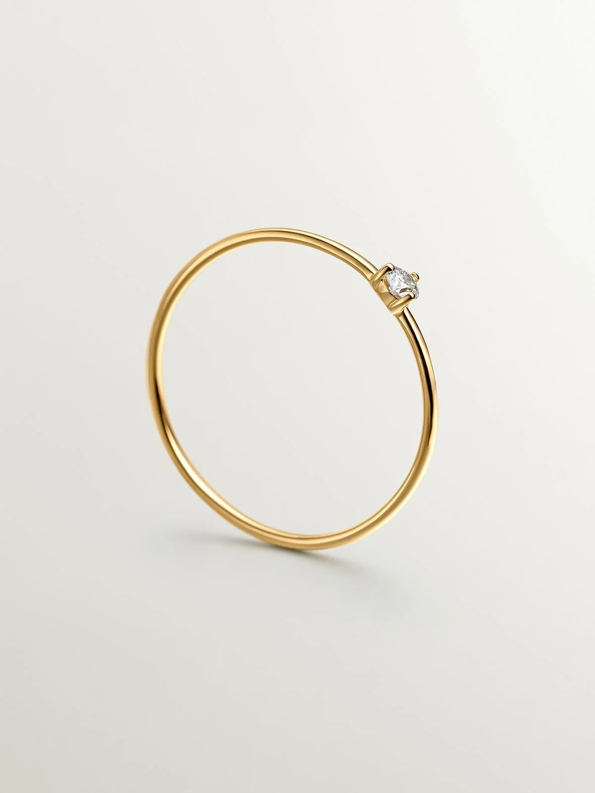Anillo solitario de oro amarillo de 18K con diamante ISI2 de 0,048cts - Image 5