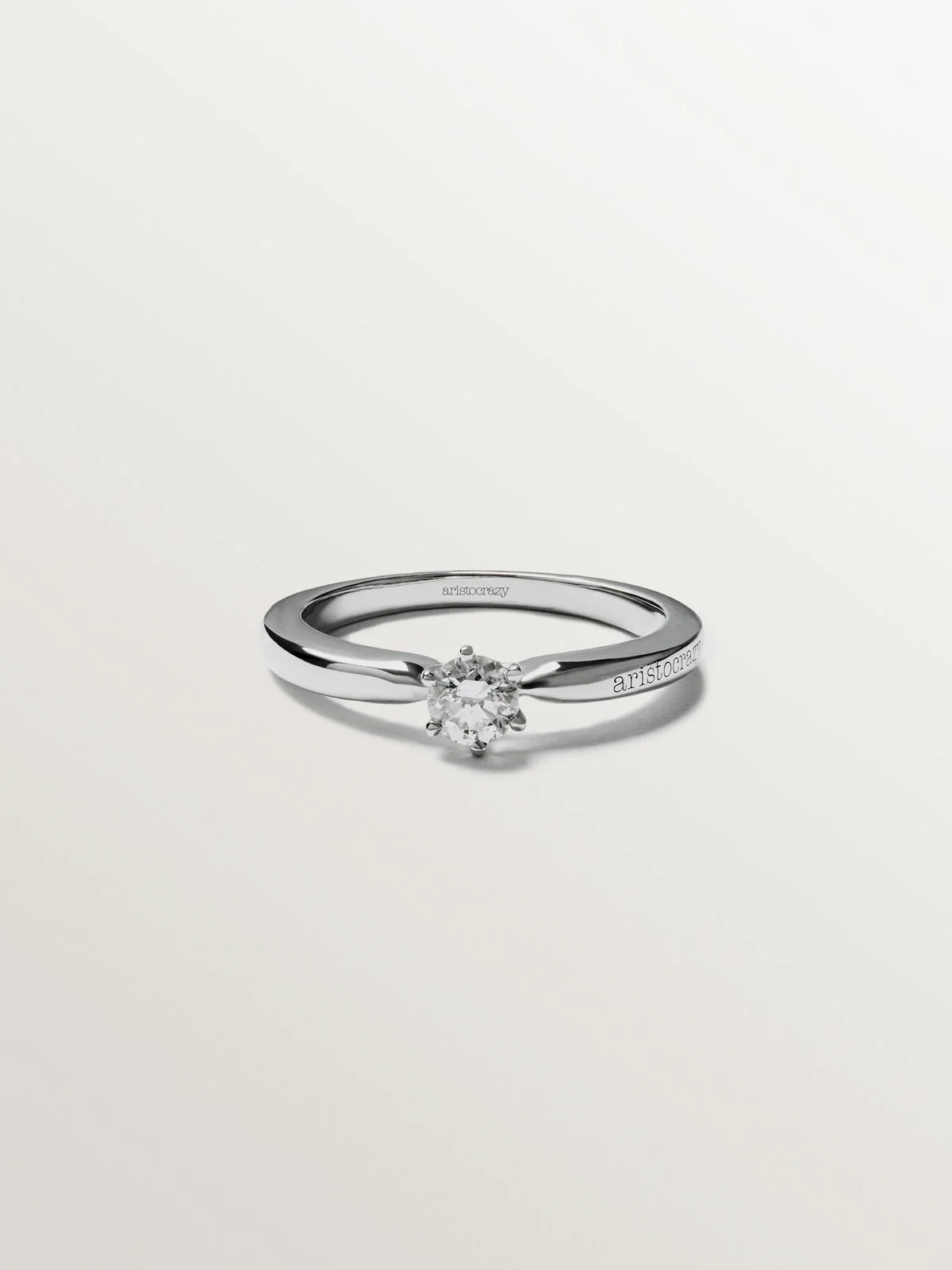 Anillo solitario de oro blanco de 18K con diamante 0,2 cts - Image 3