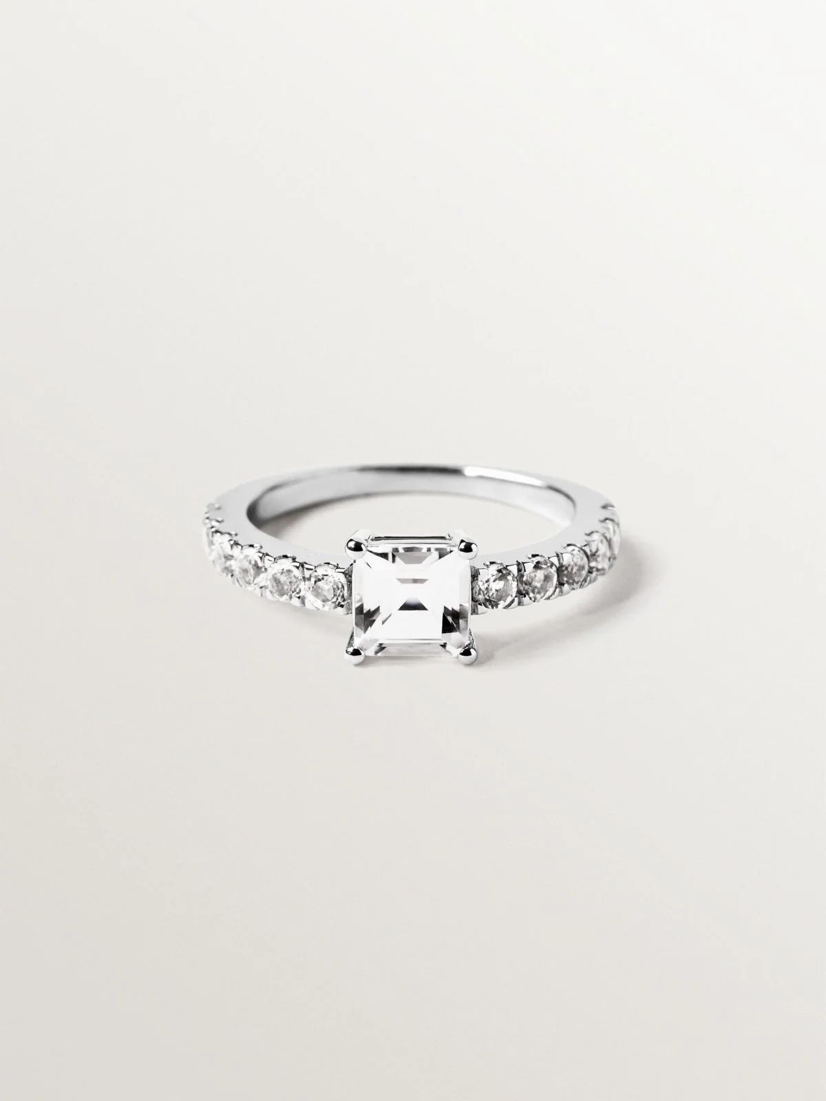 Anillo solitario de plata 925 con cuarzo y topacios blancos - Image 3