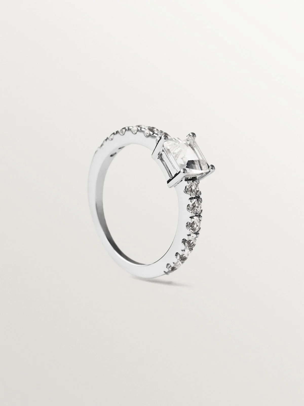 Anillo solitario de plata 925 con cuarzo y topacios blancos - Image 5